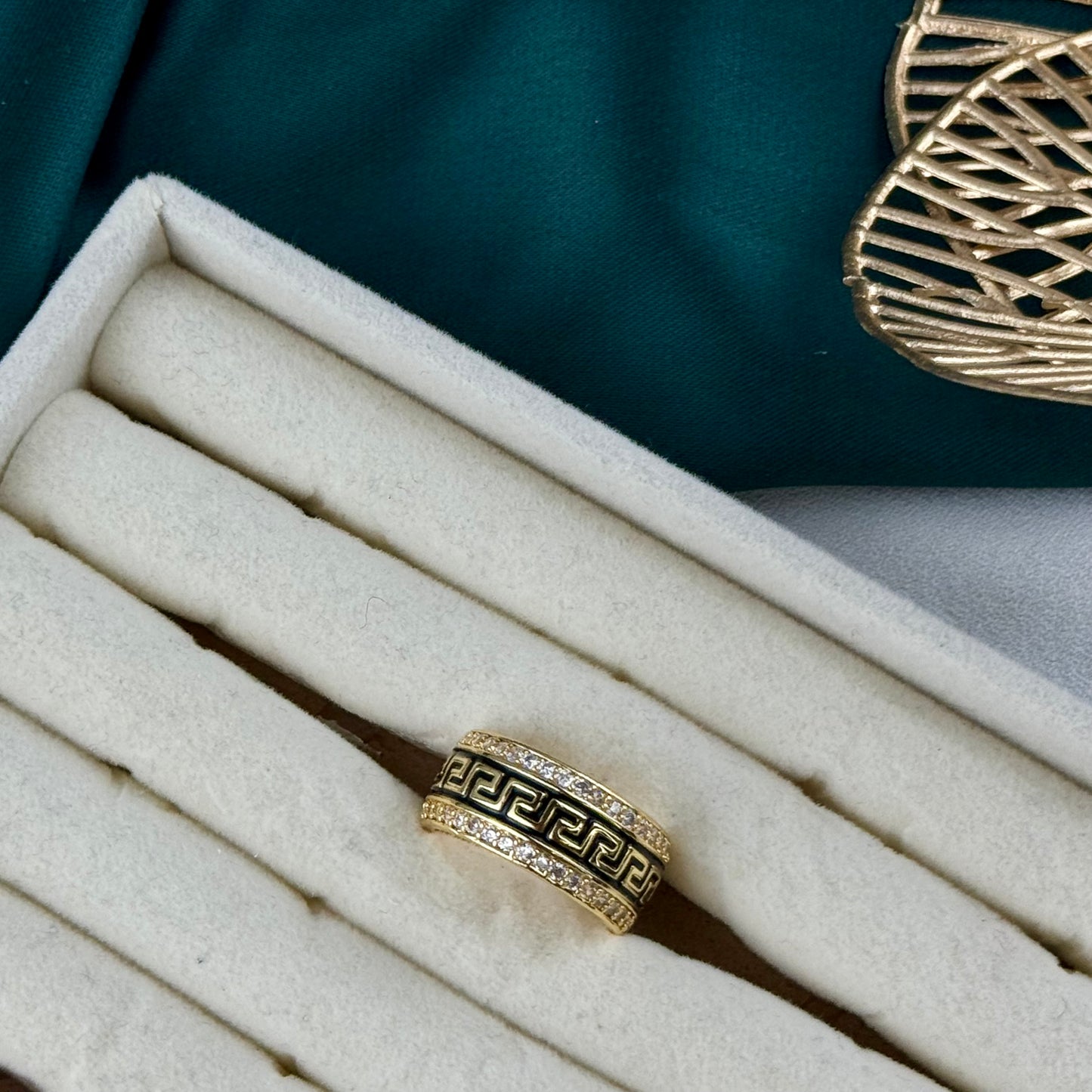 ITALIAN GOLD RING.