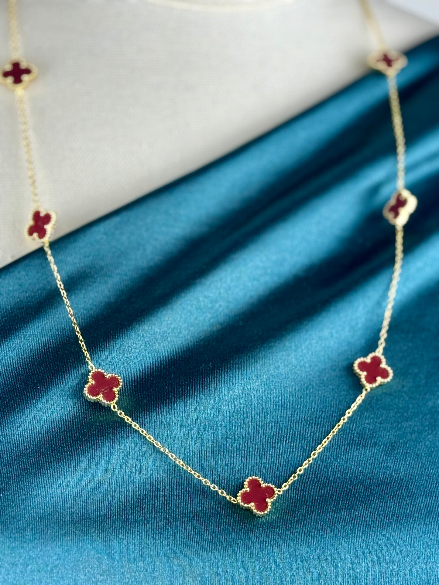 ITALIAN GOLD NECKLACE.