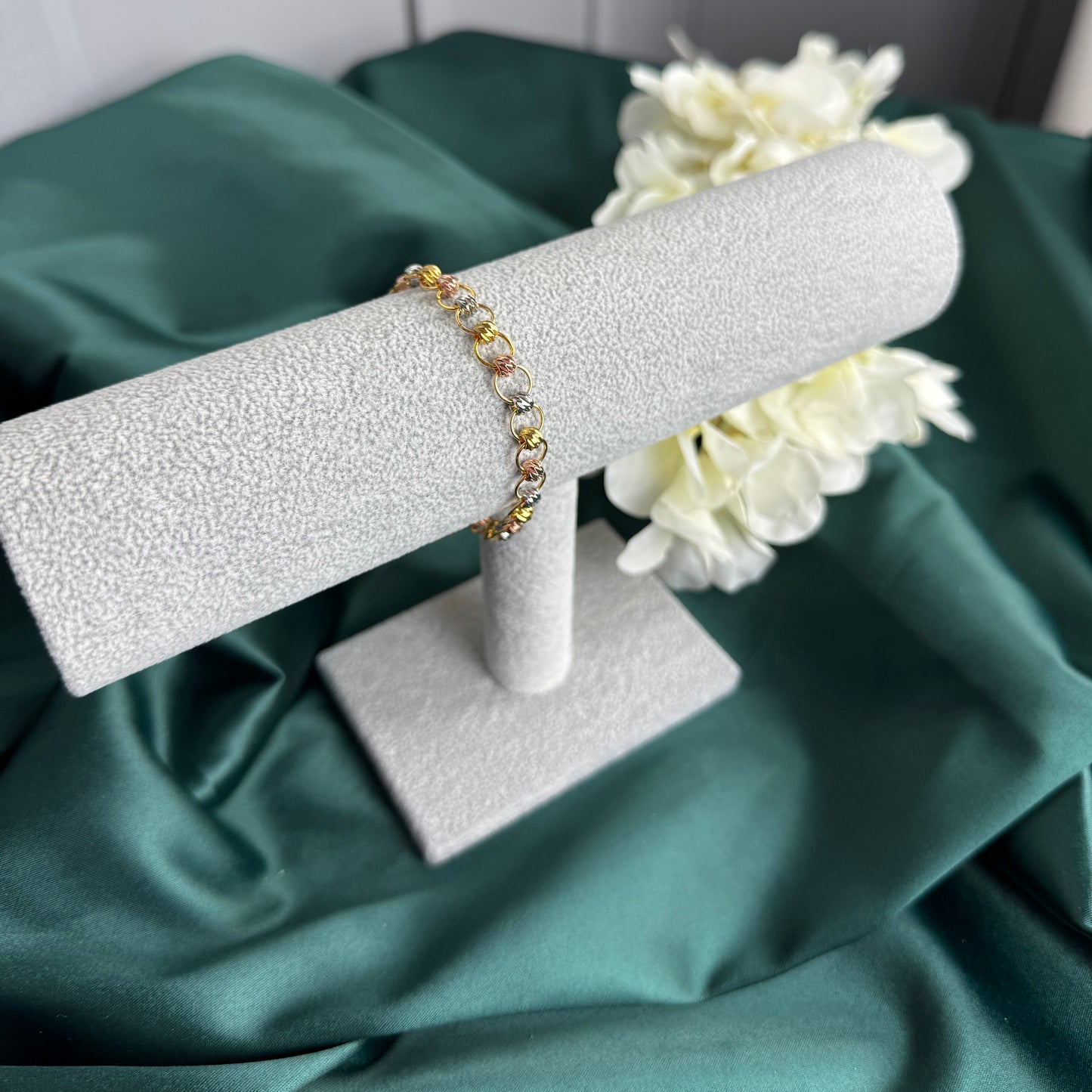 ITALIAN GOLD BRACELET.