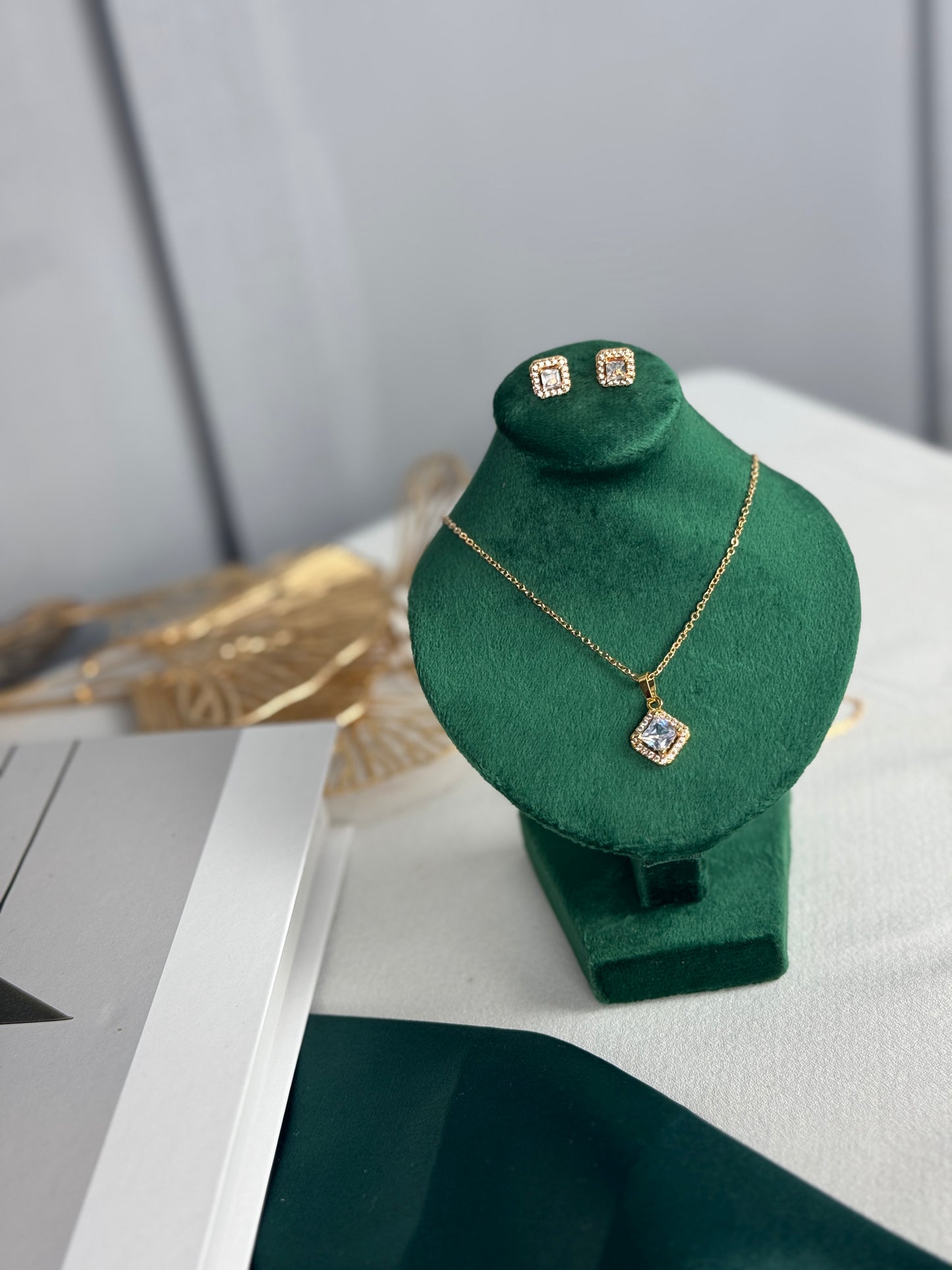 ITALIAN GOLD FULL SET.
