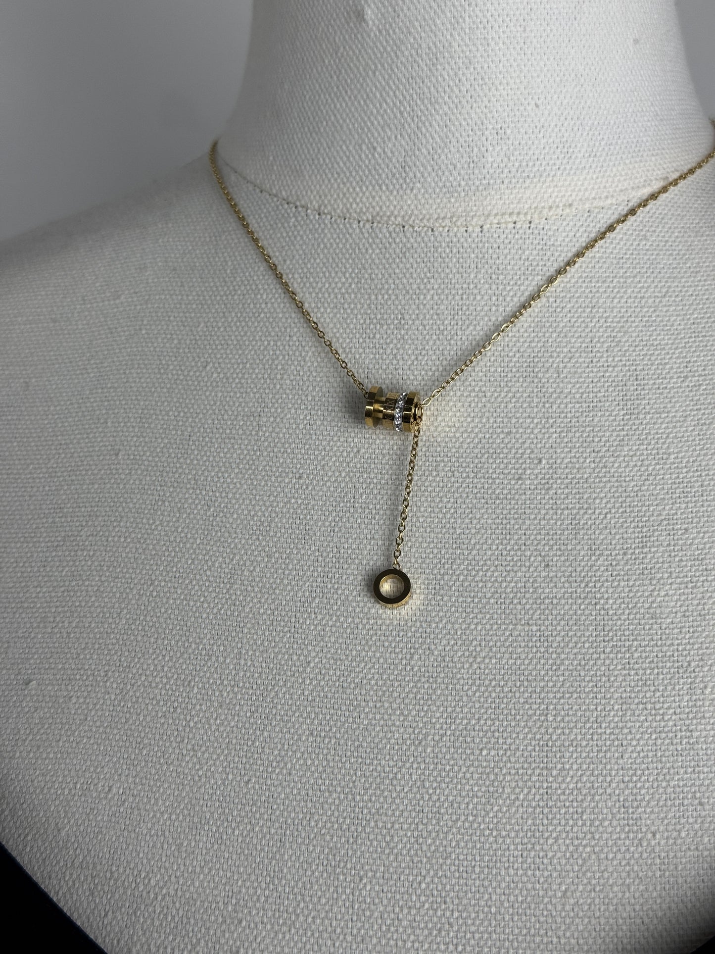 ITALIAN GOLD NECKLACE.