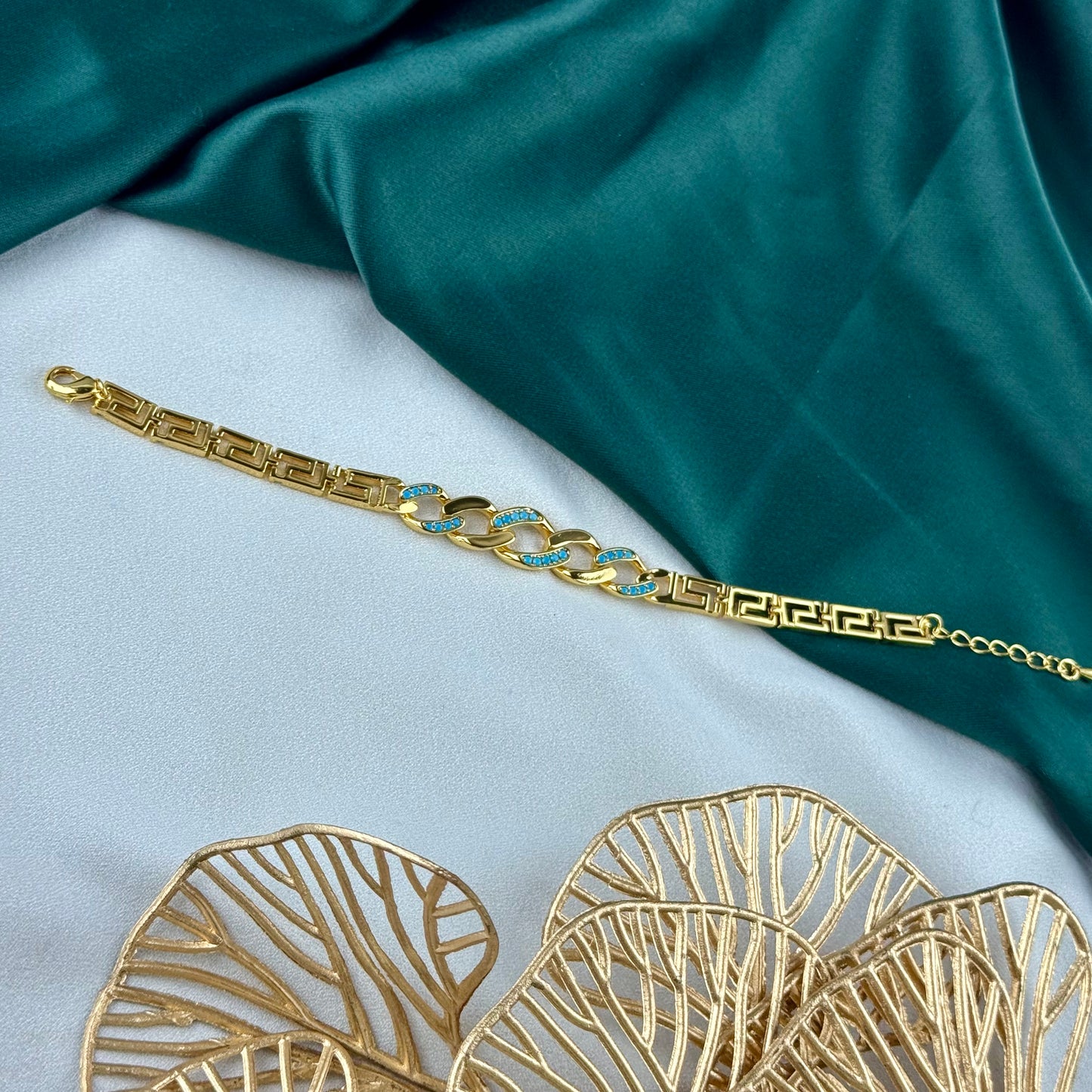 ITALIAN GOLD BRACELET.