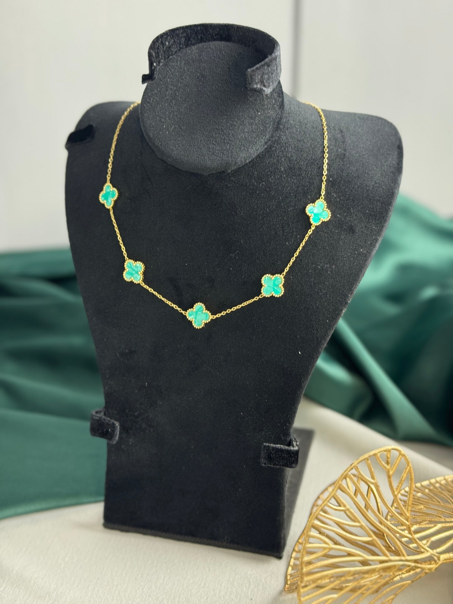 ITALIAN GOLD NECKLACE.