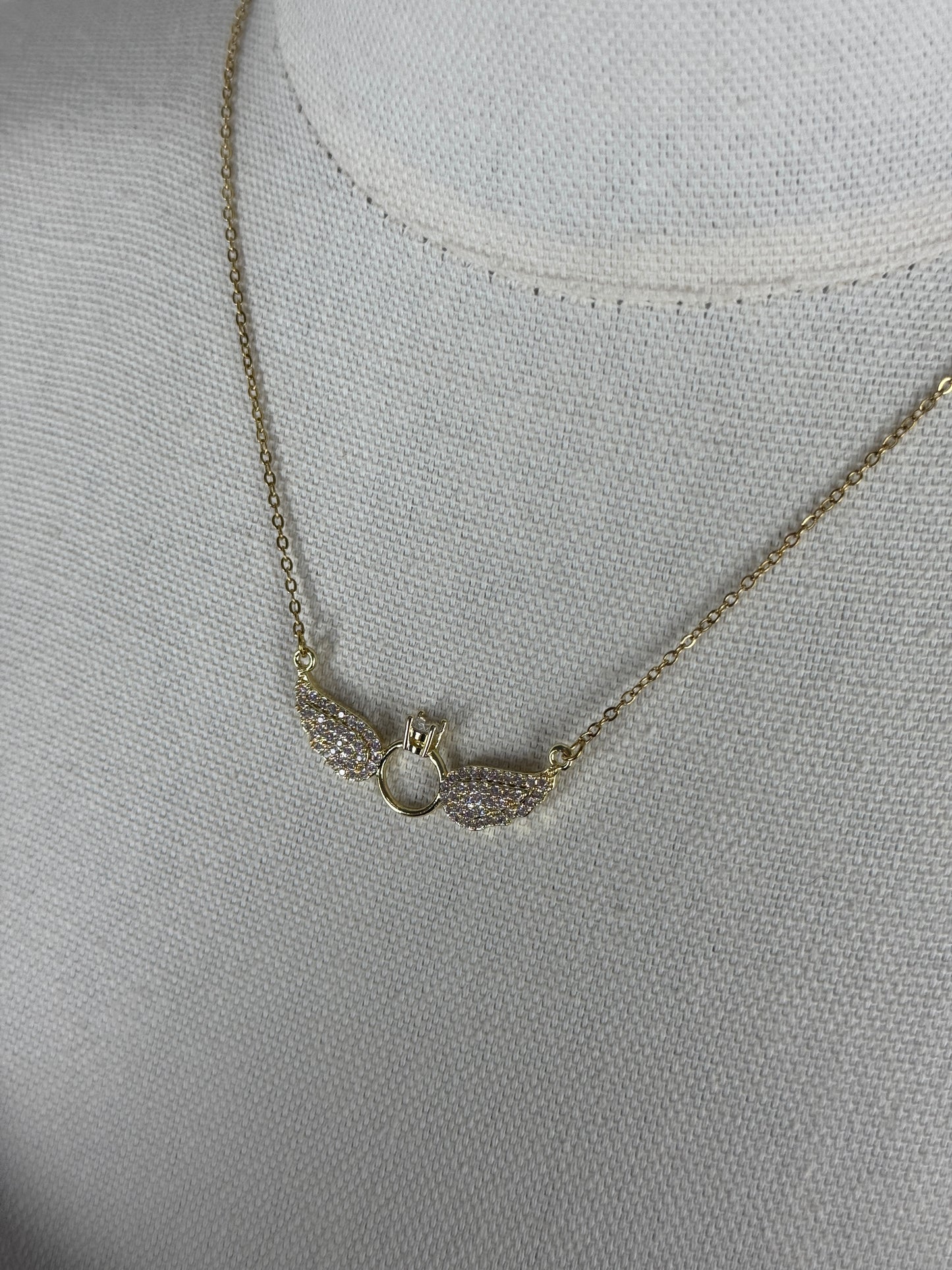 ITALIAN GOLD NECKLACE.