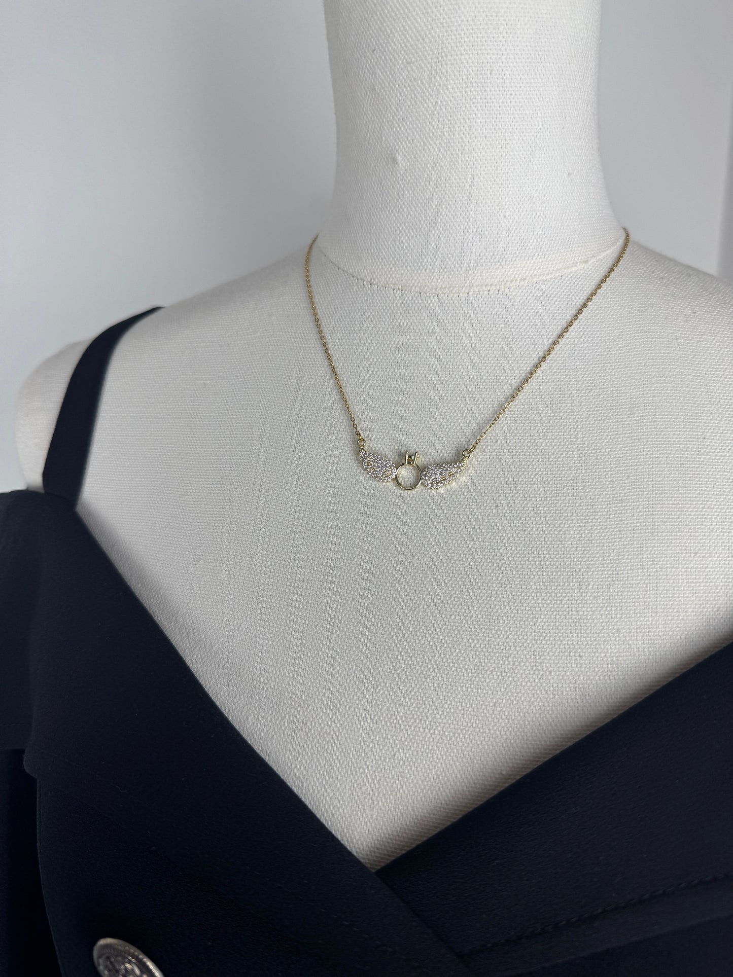 ITALIAN GOLD NECKLACE.