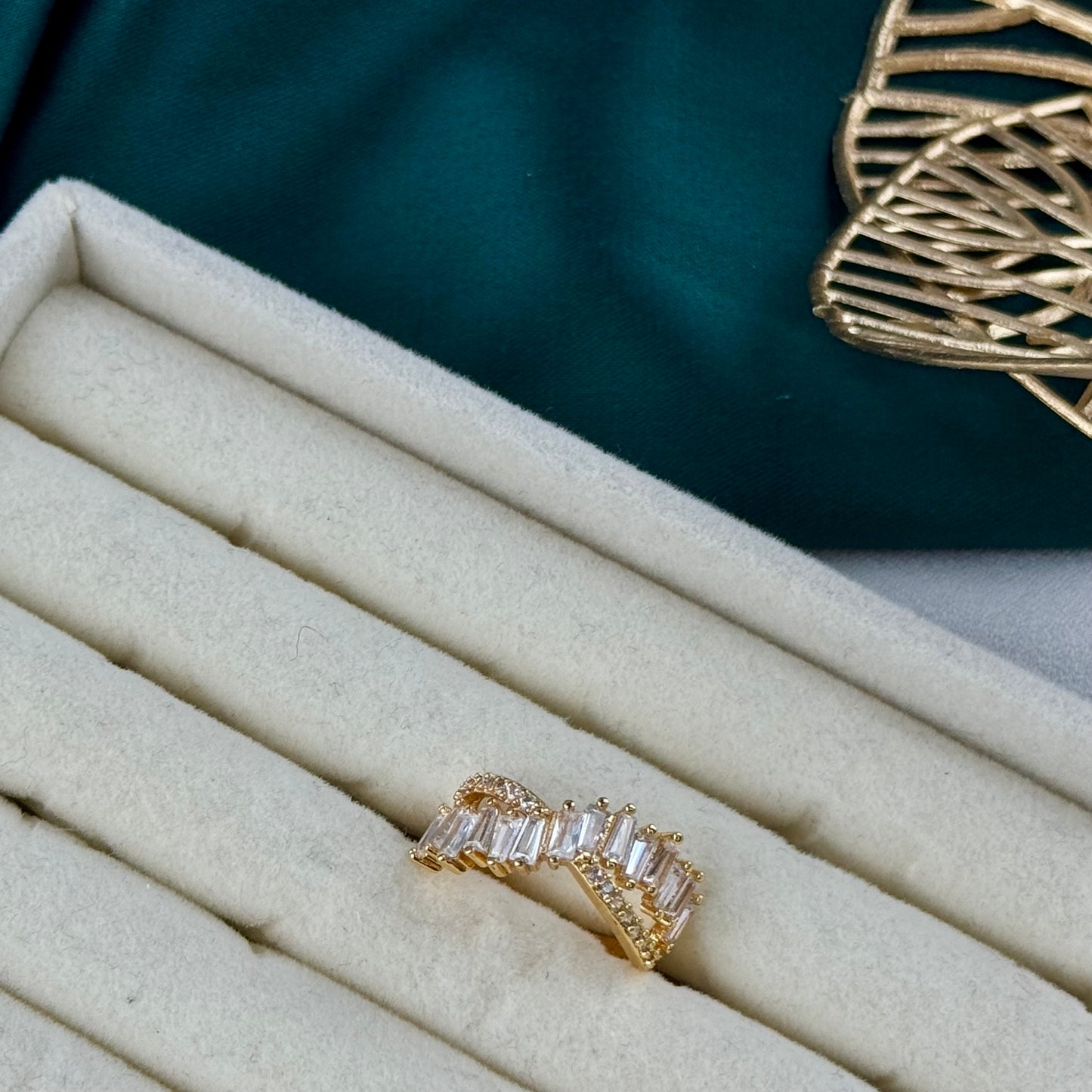 ITALIAN GOLD RING.