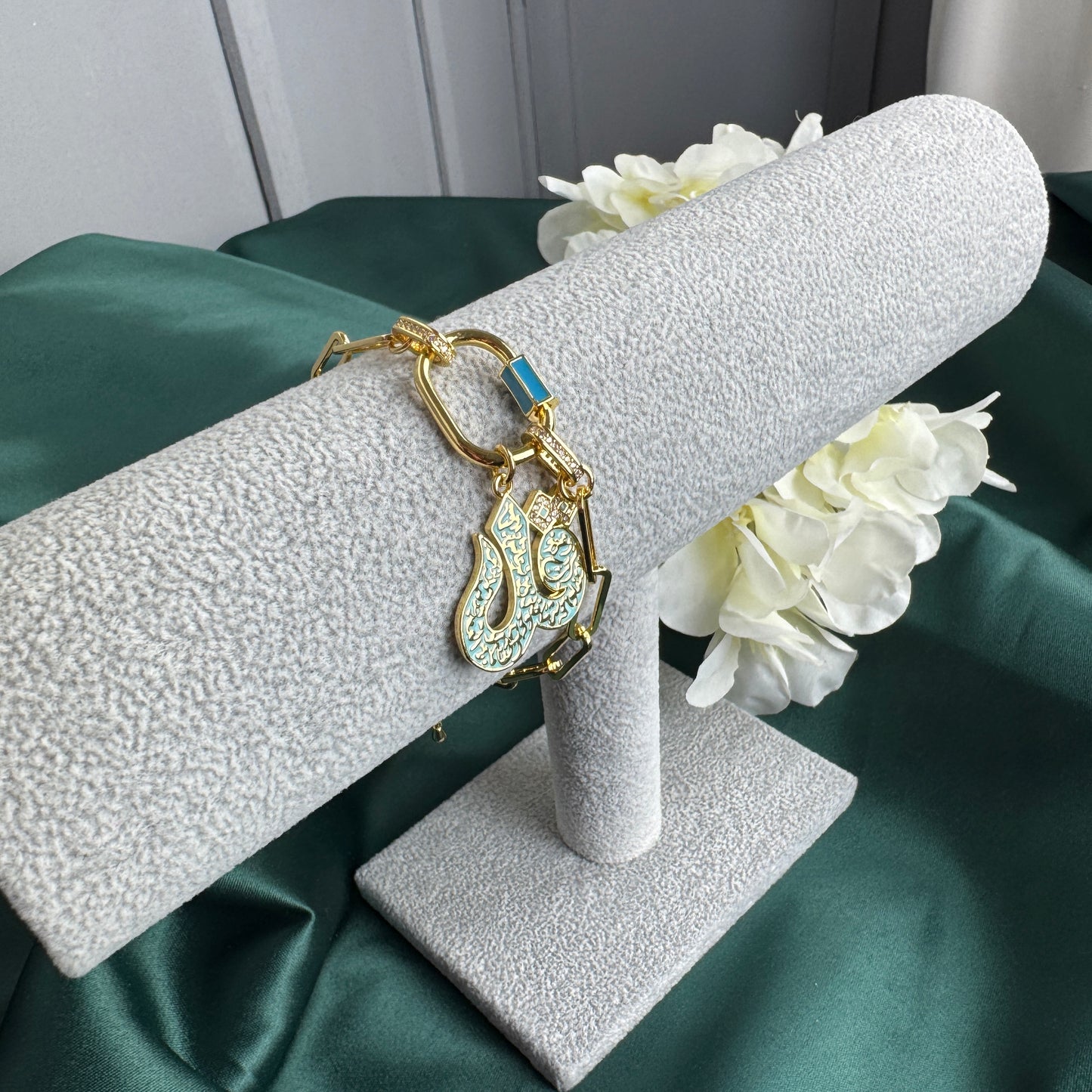 ITALIAN GOLD BRACELET.