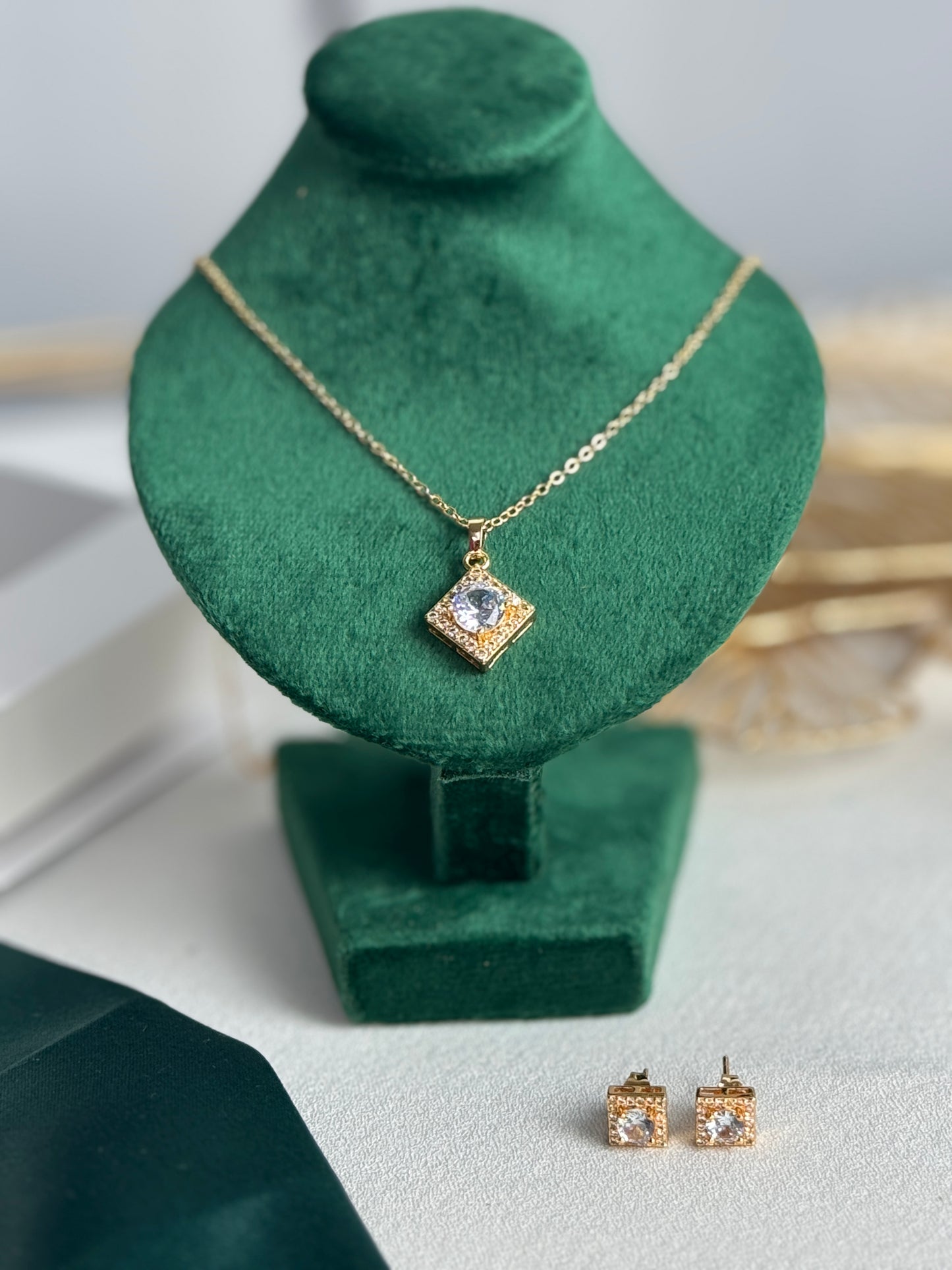 ITALIAN GOLD FULL SET.
