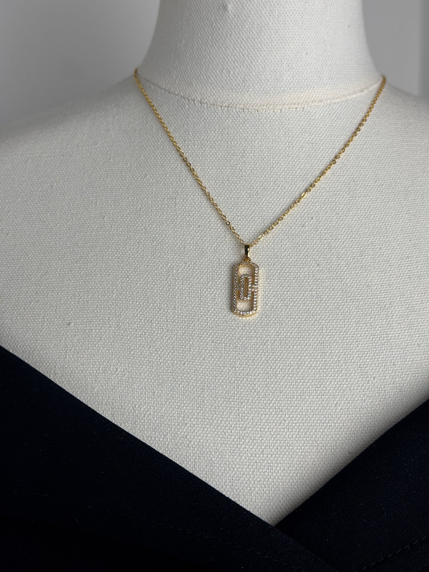 ITALIAN GOLD NECKLACE.