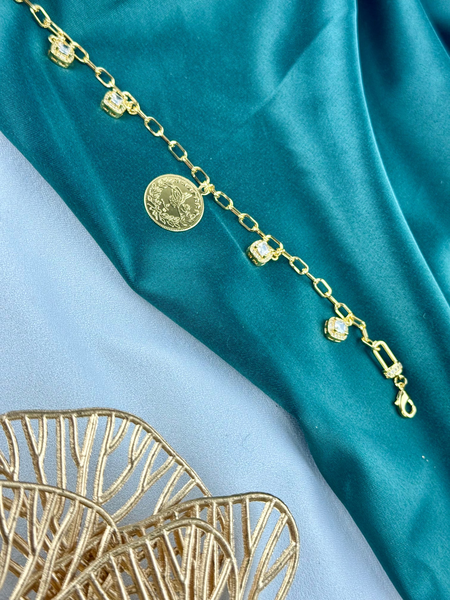 ITALIAN GOLD BRACELET.