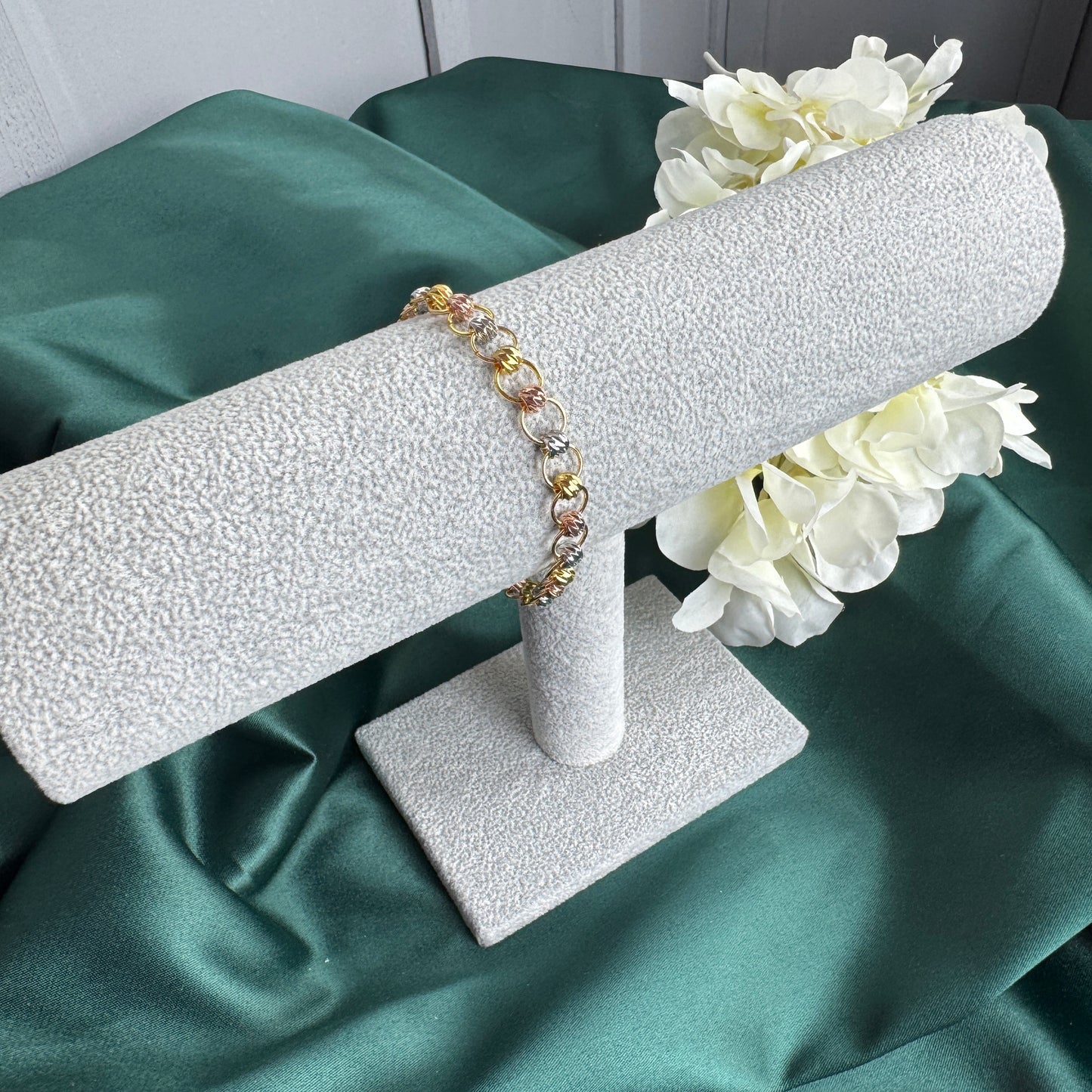 ITALIAN GOLD BRACELET.