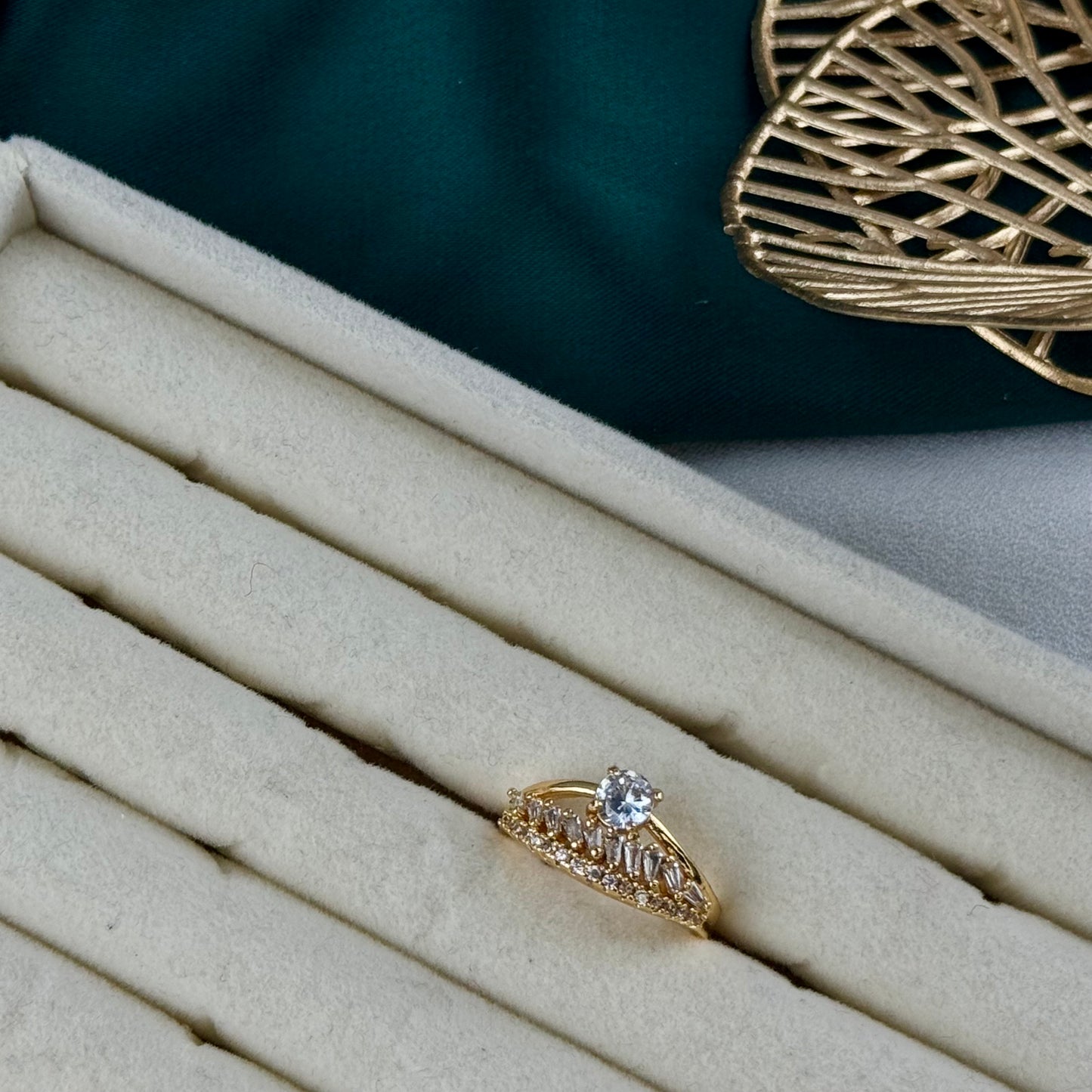 ITALIAN GOLD RING.