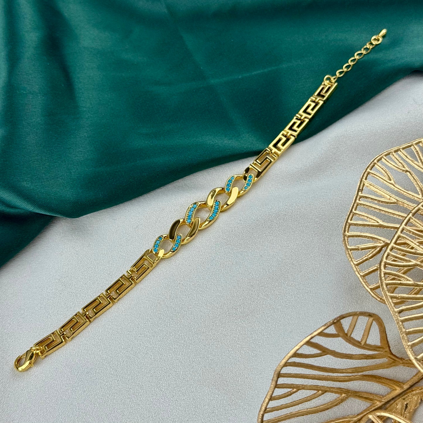 ITALIAN GOLD BRACELET.