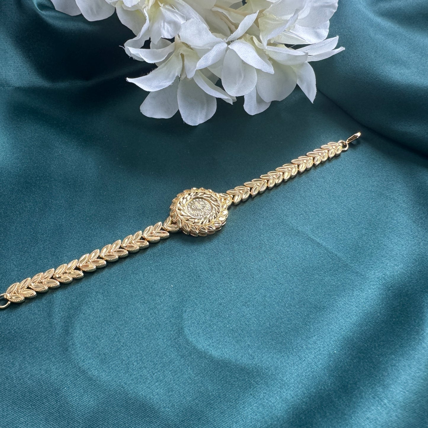 ITALIAN GOLD BRACELET.