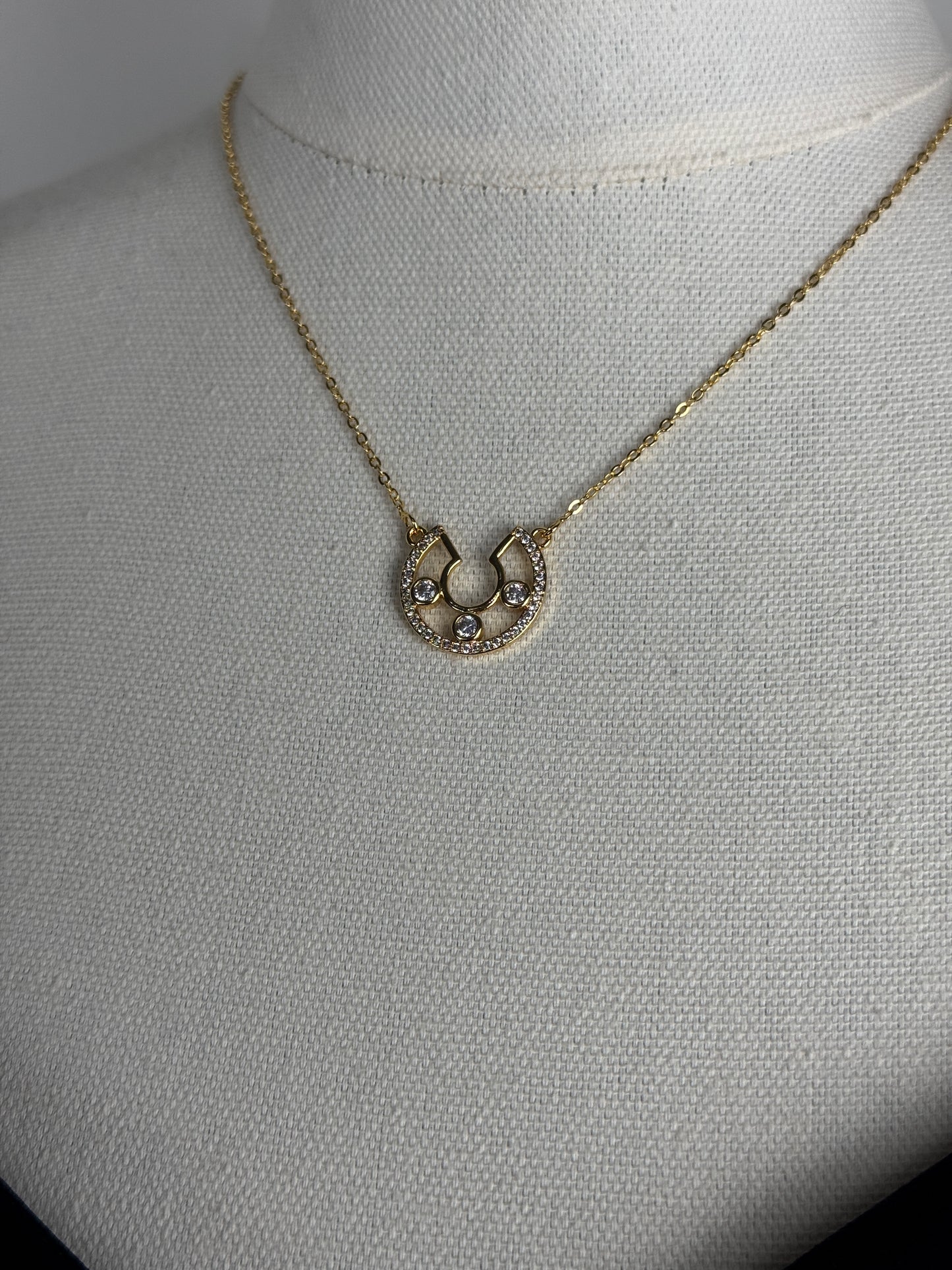 ITALIAN GOLD NECKLACE.