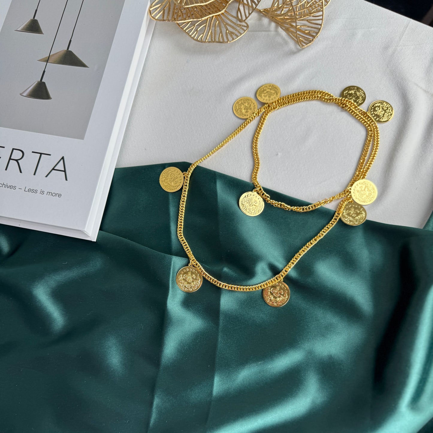 ITALIAN GOLD NECKLACE.