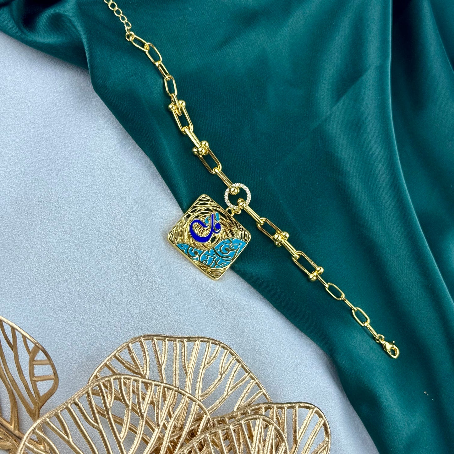 ITALIAN GOLD BRACELET.
