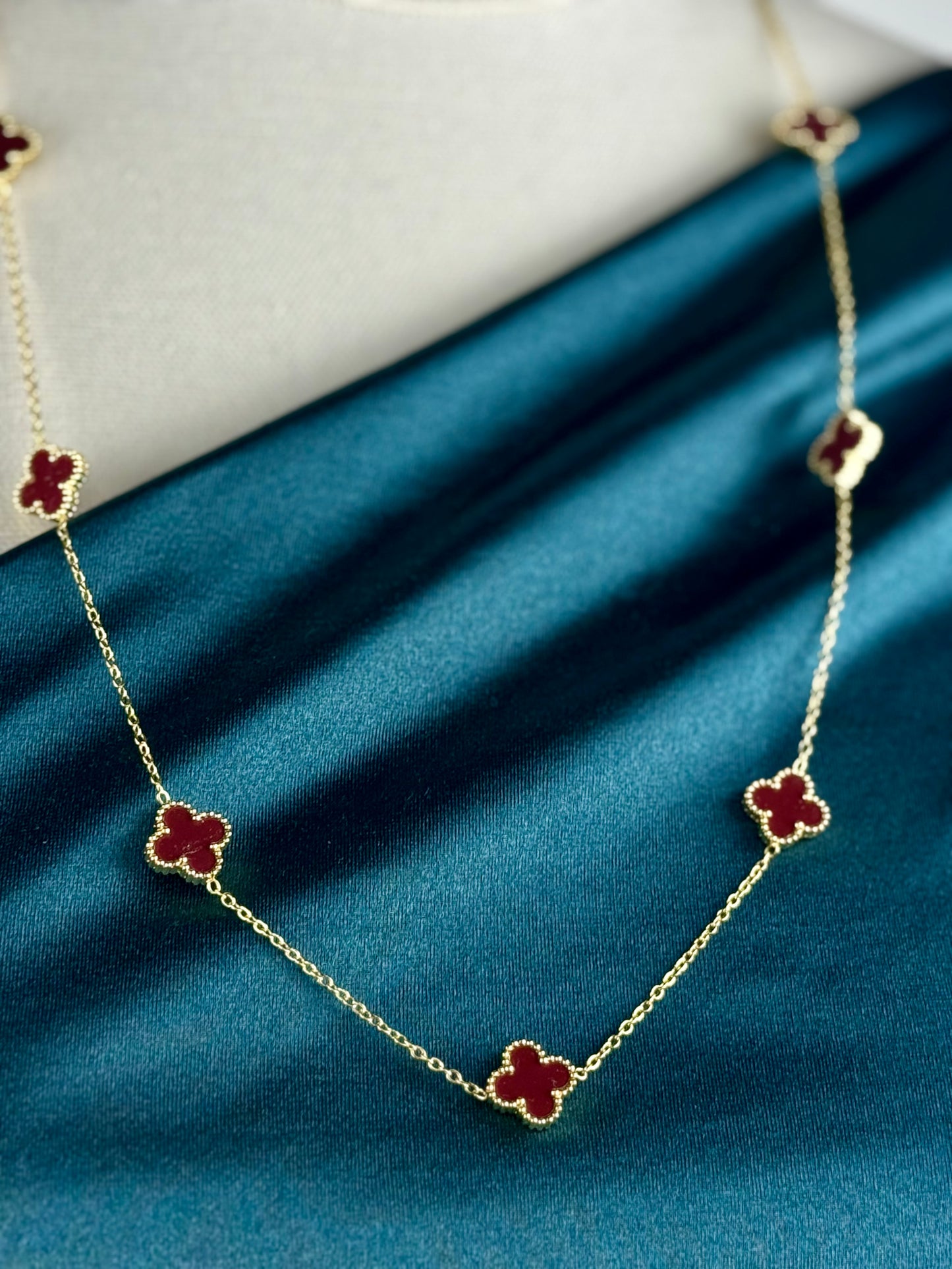 ITALIAN GOLD NECKLACE.
