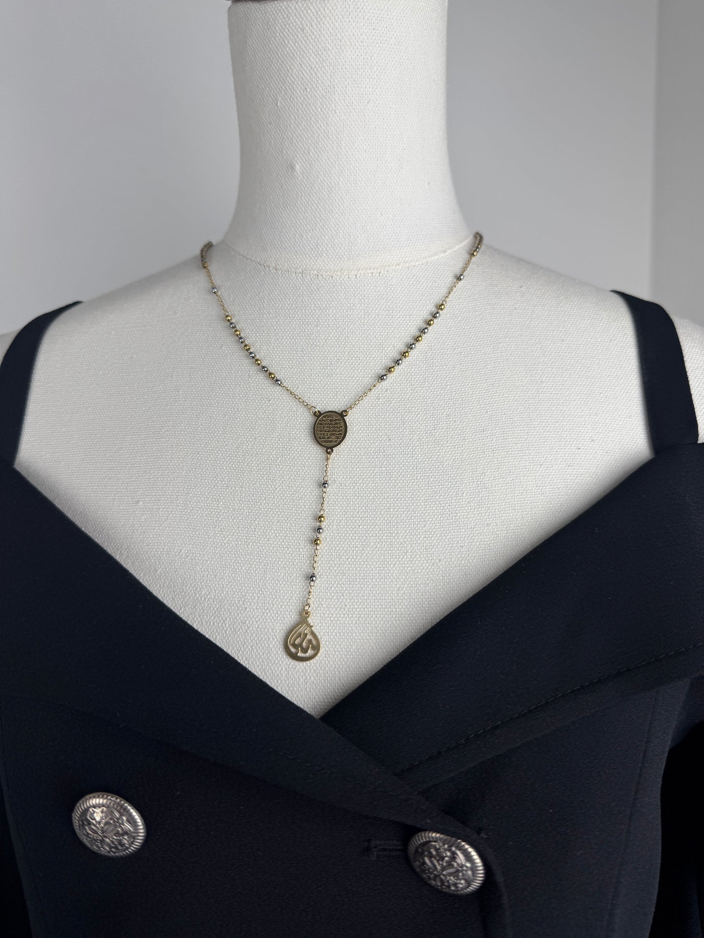 ITALIAN GOLD NECKLACE.
