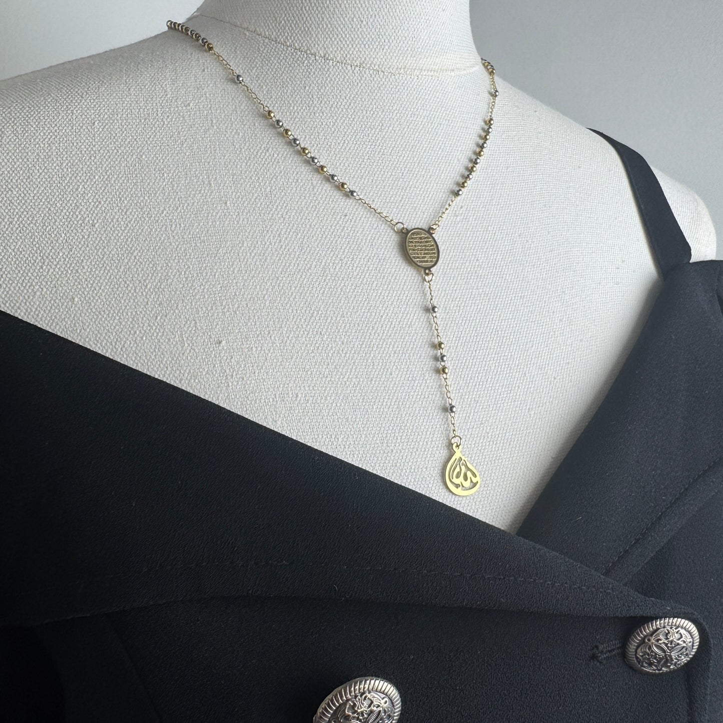 ITALIAN GOLD NECKLACE.