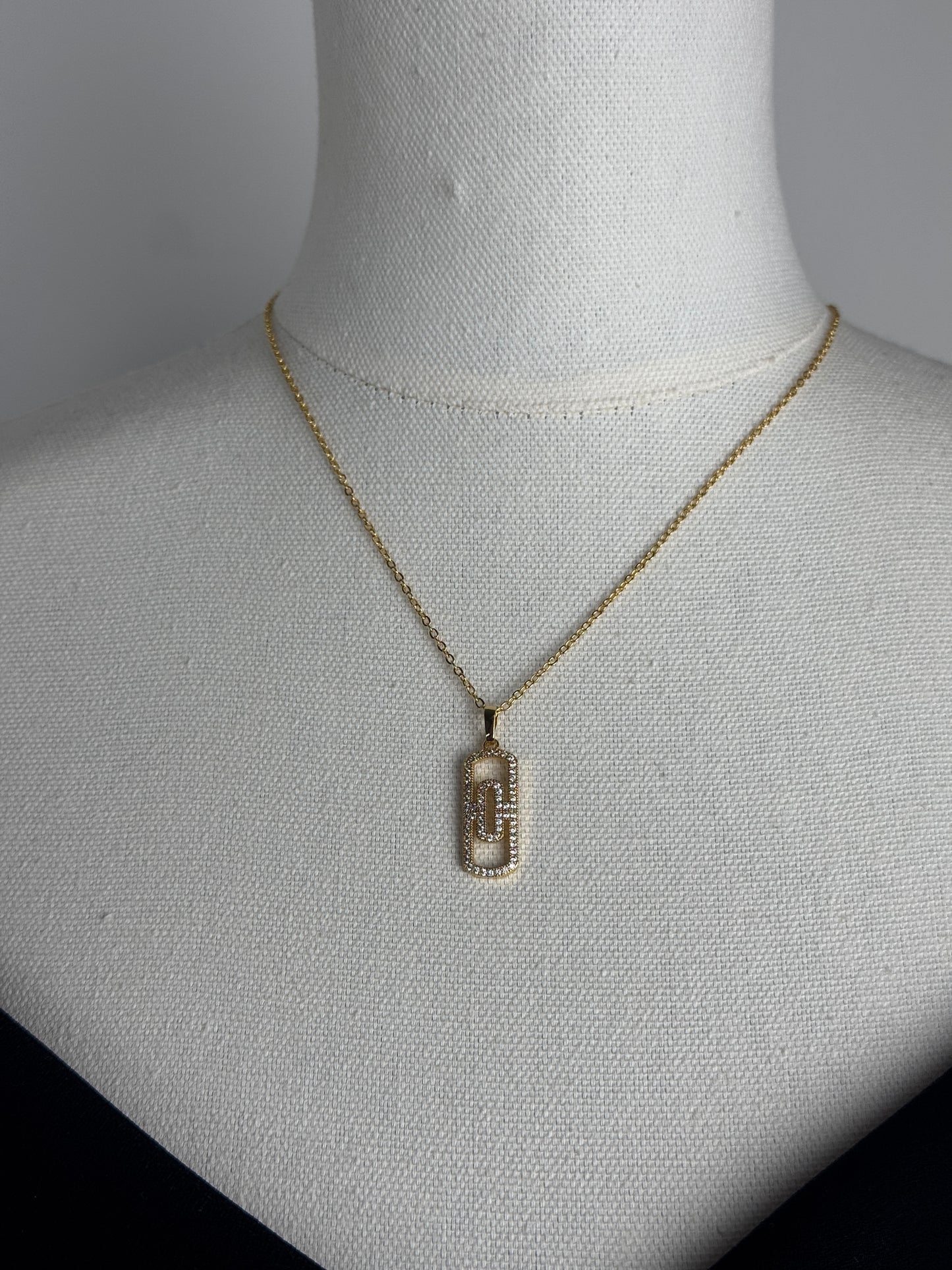 ITALIAN GOLD NECKLACE.