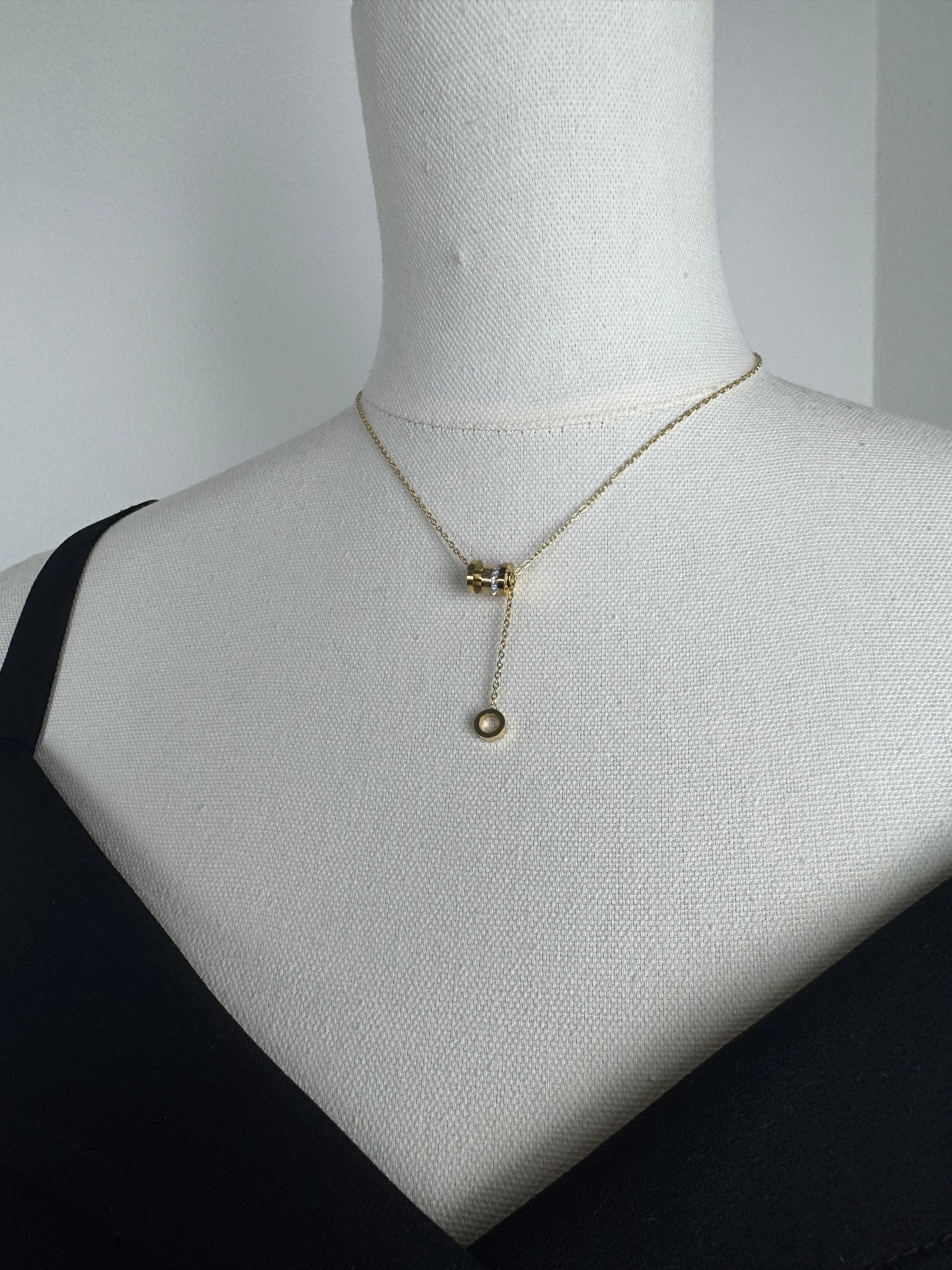 ITALIAN GOLD NECKLACE.