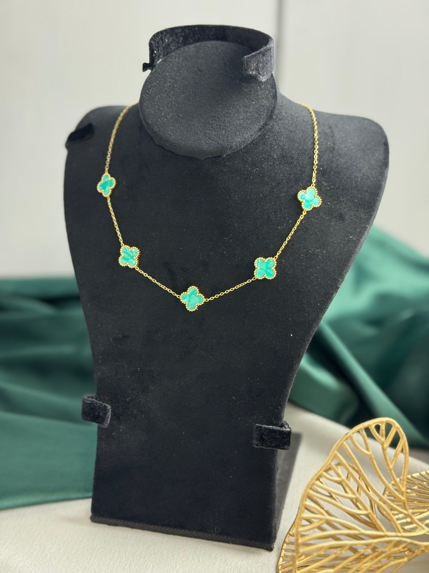 ITALIAN GOLD NECKLACE.