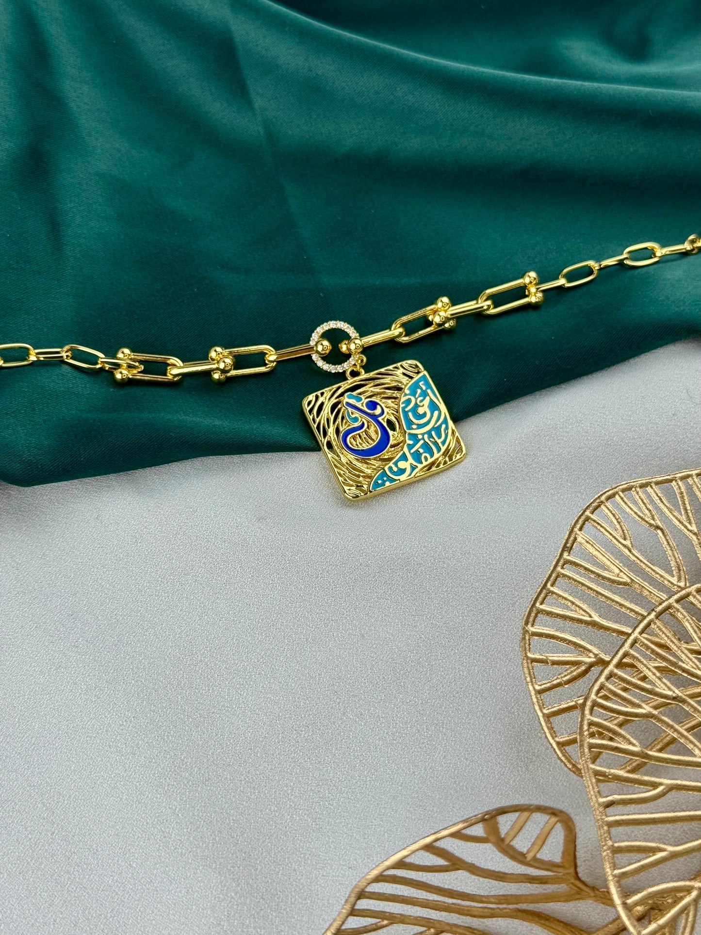 ITALIAN GOLD BRACELET.