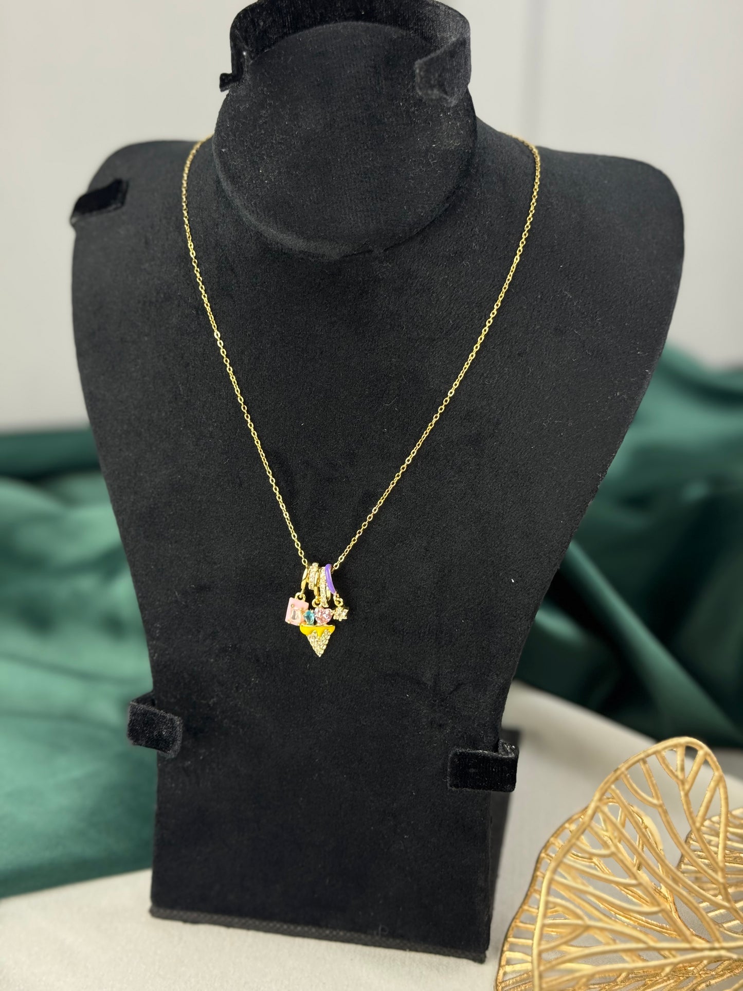 ITALIAN GOLD NECKLACE.