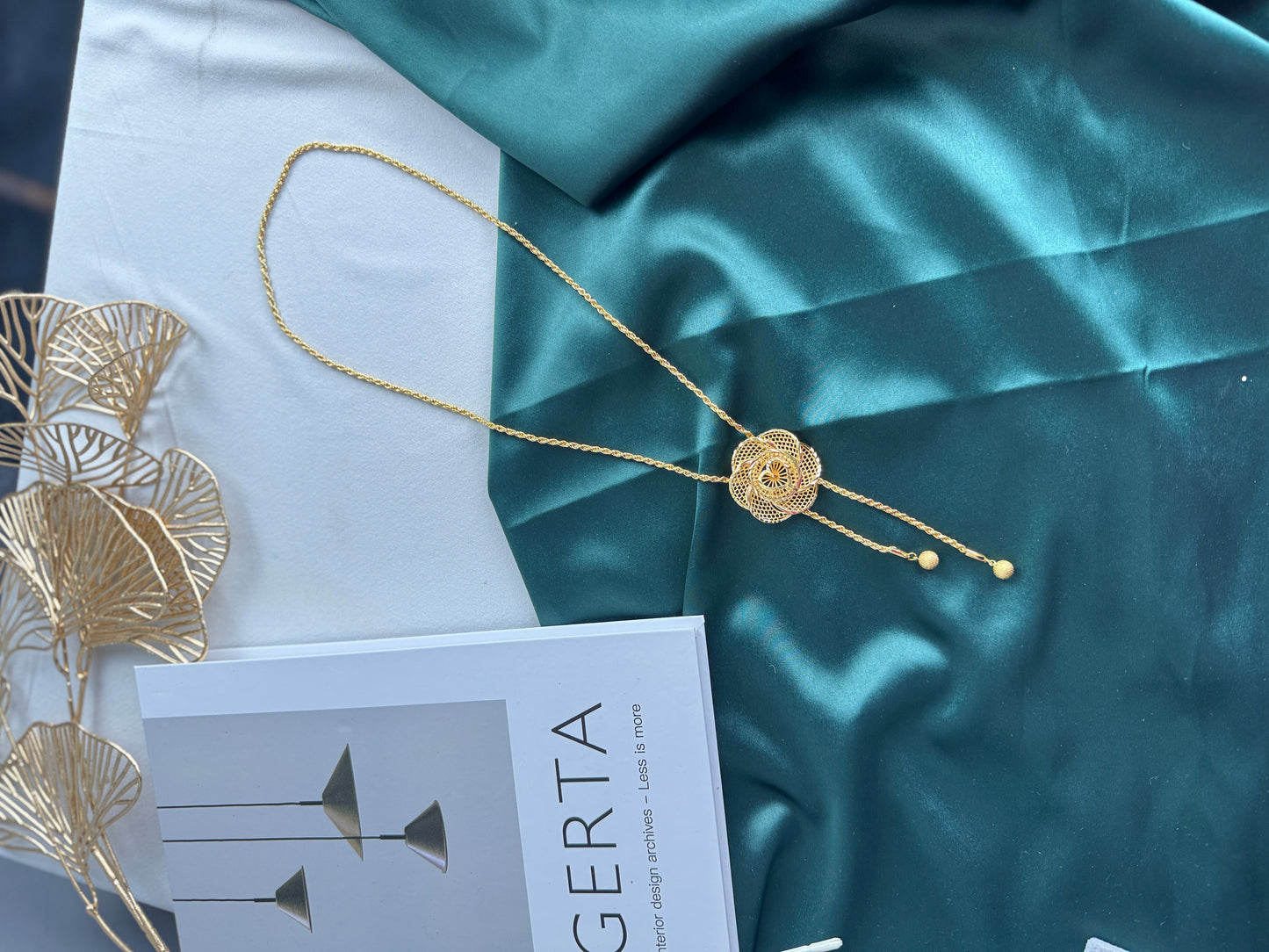ITALIAN GOLD NECKLACE