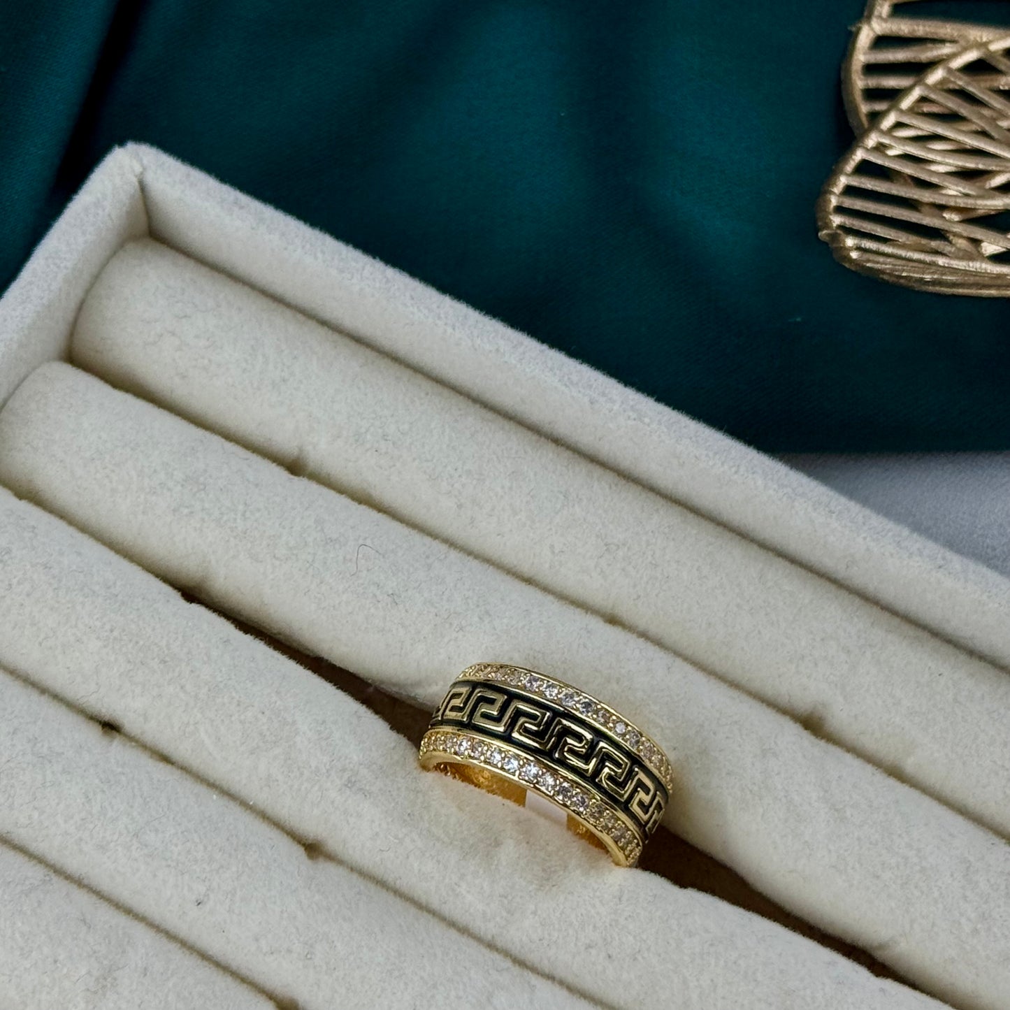ITALIAN GOLD RING.