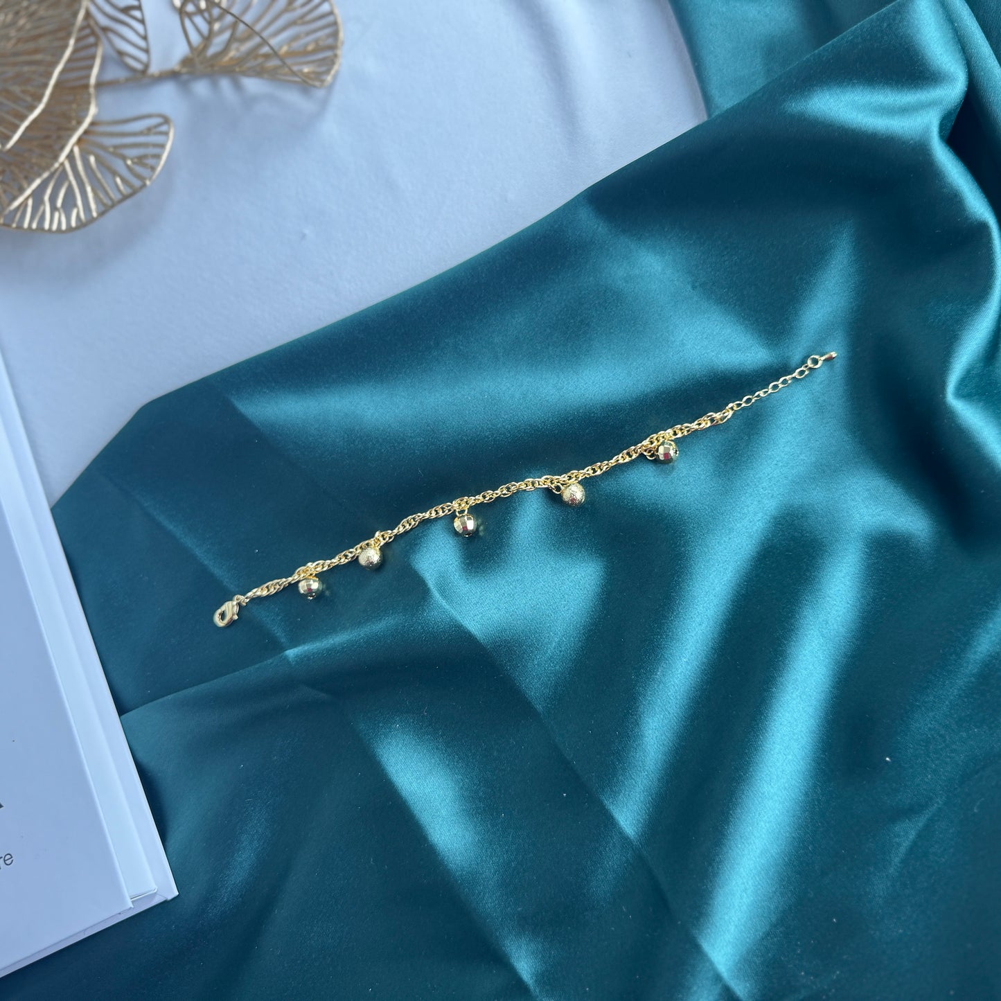 ITALIAN GOLD BRACELET.