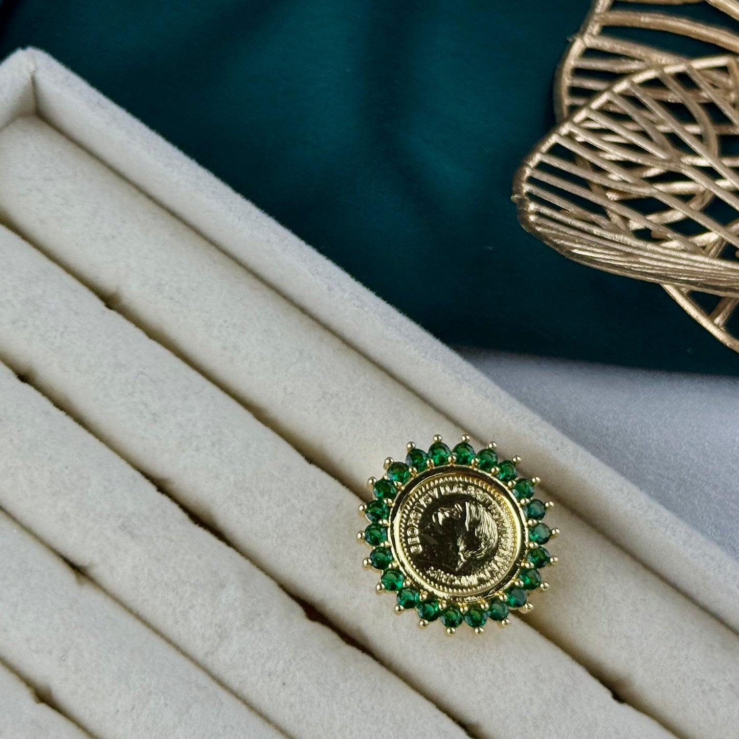ITALIAN GOLD RING.