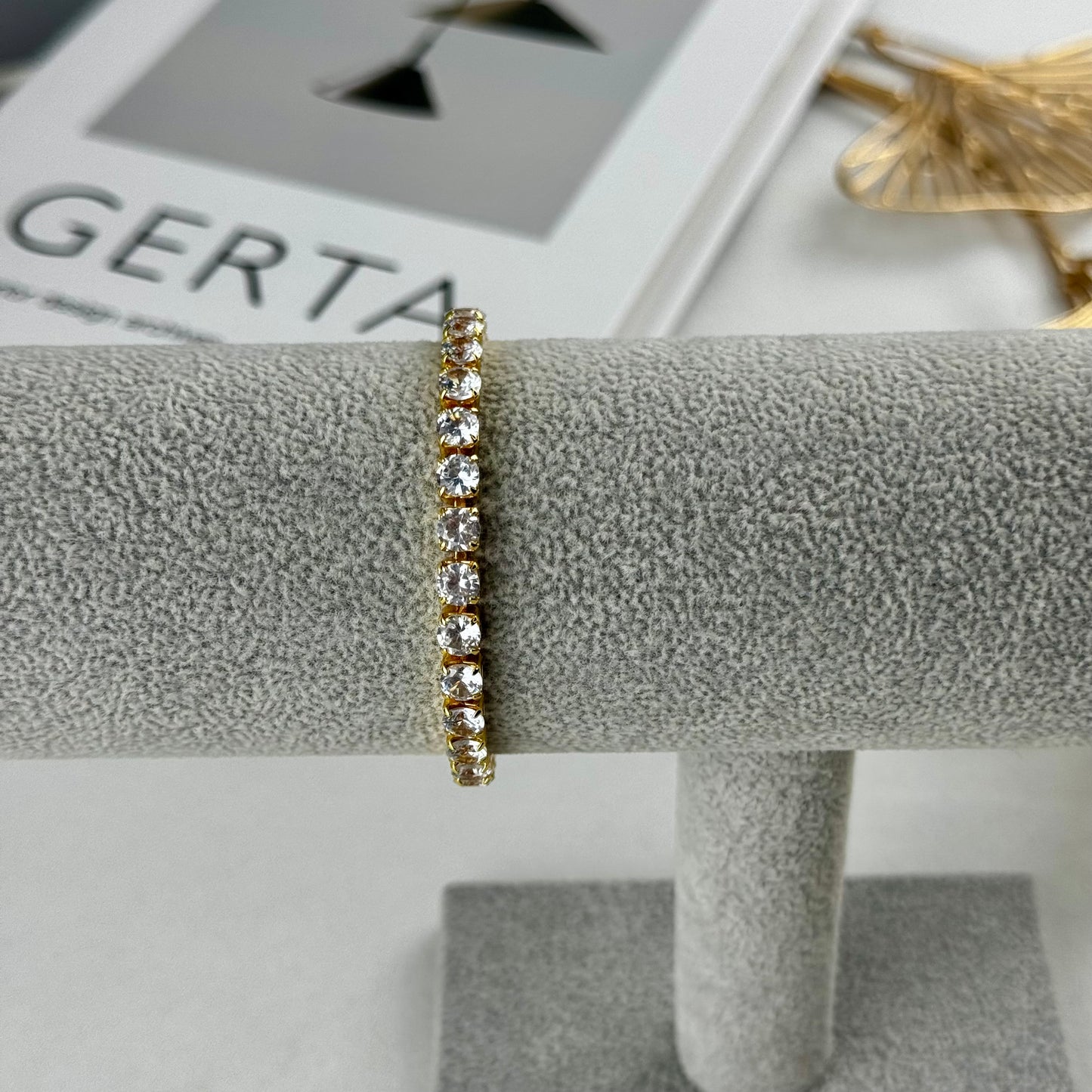 ITALIAN GOLD BRACELET.