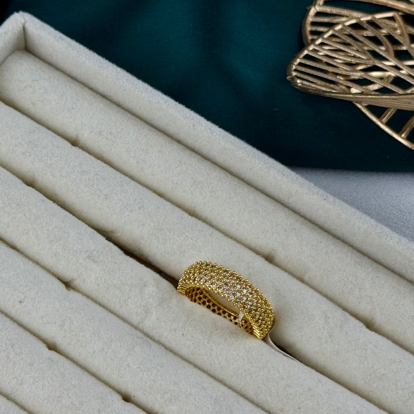ITALIAN GOLD RING.