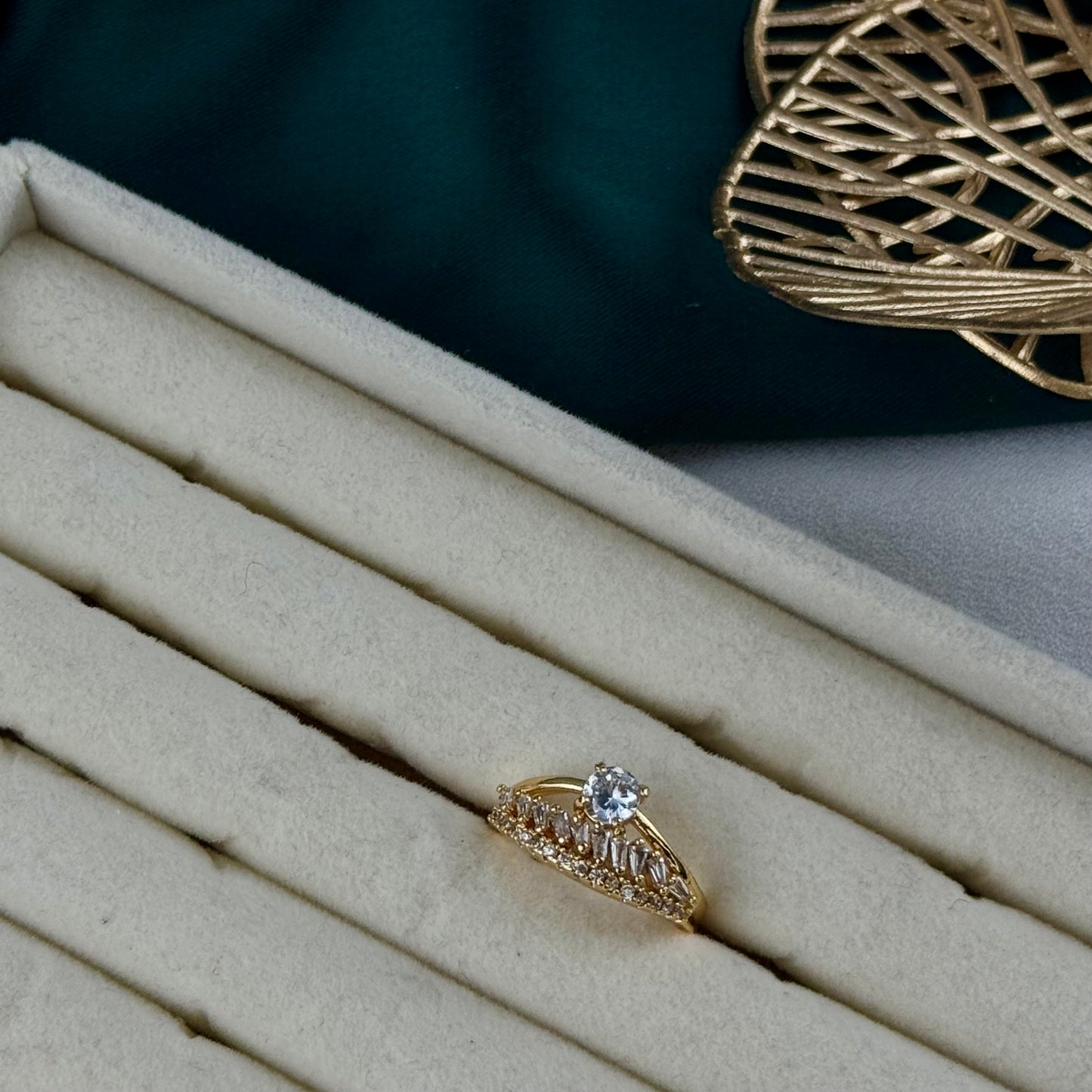ITALIAN GOLD RING.