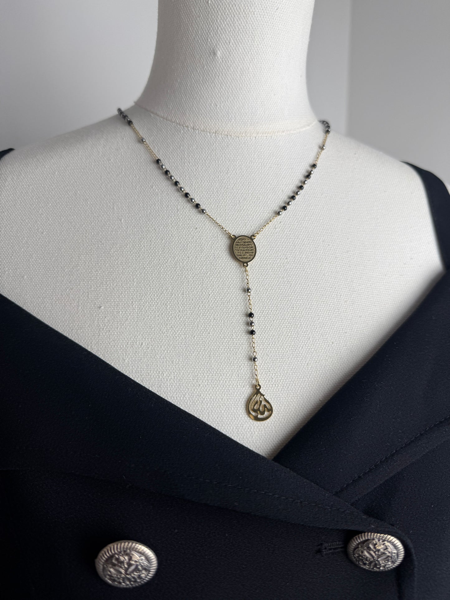 ITALIAN GOLD NECKLACE.