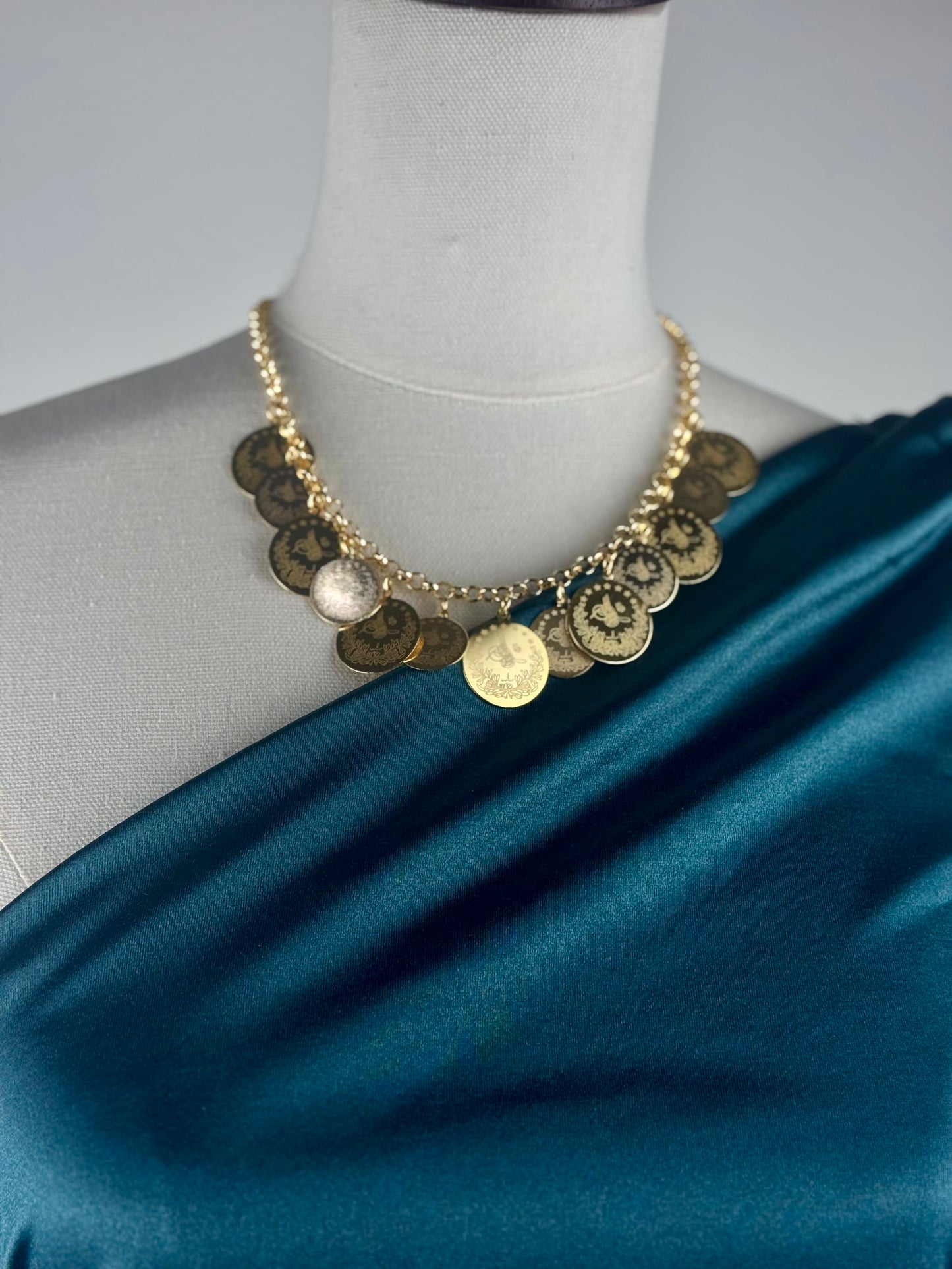 ITALIAN GOLD NECKLACE.