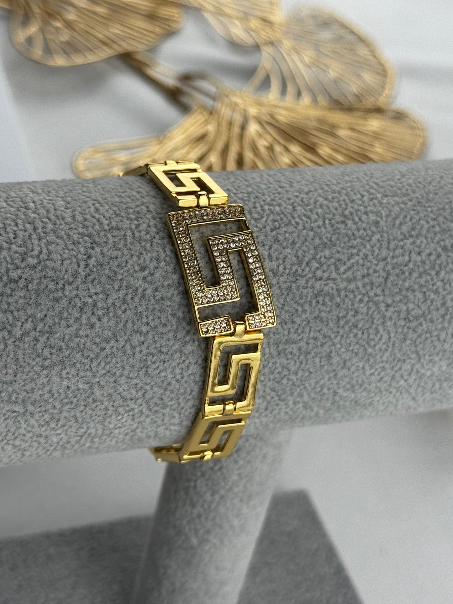 ITALIAN GOLD BRACELET.