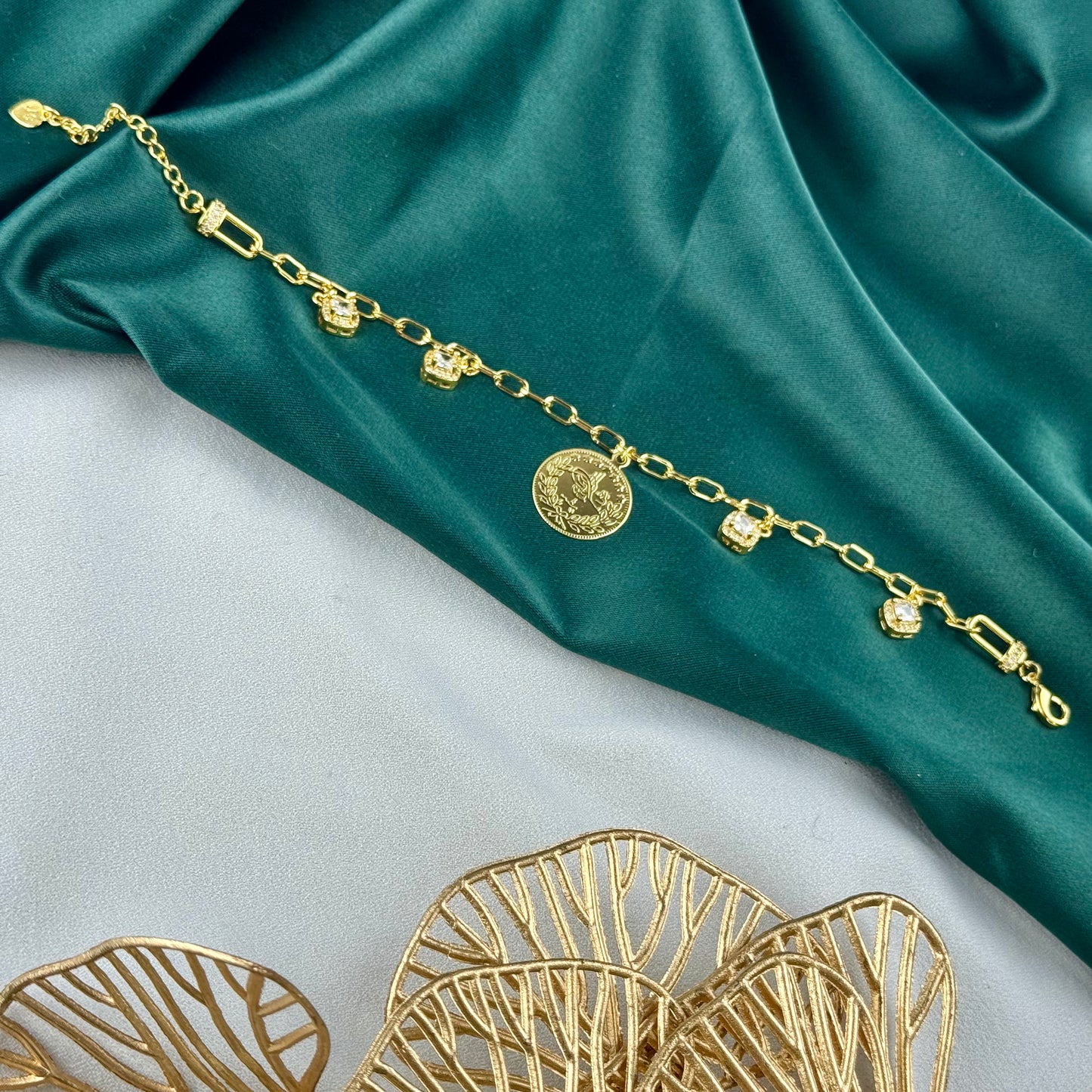 ITALIAN GOLD BRACELET.