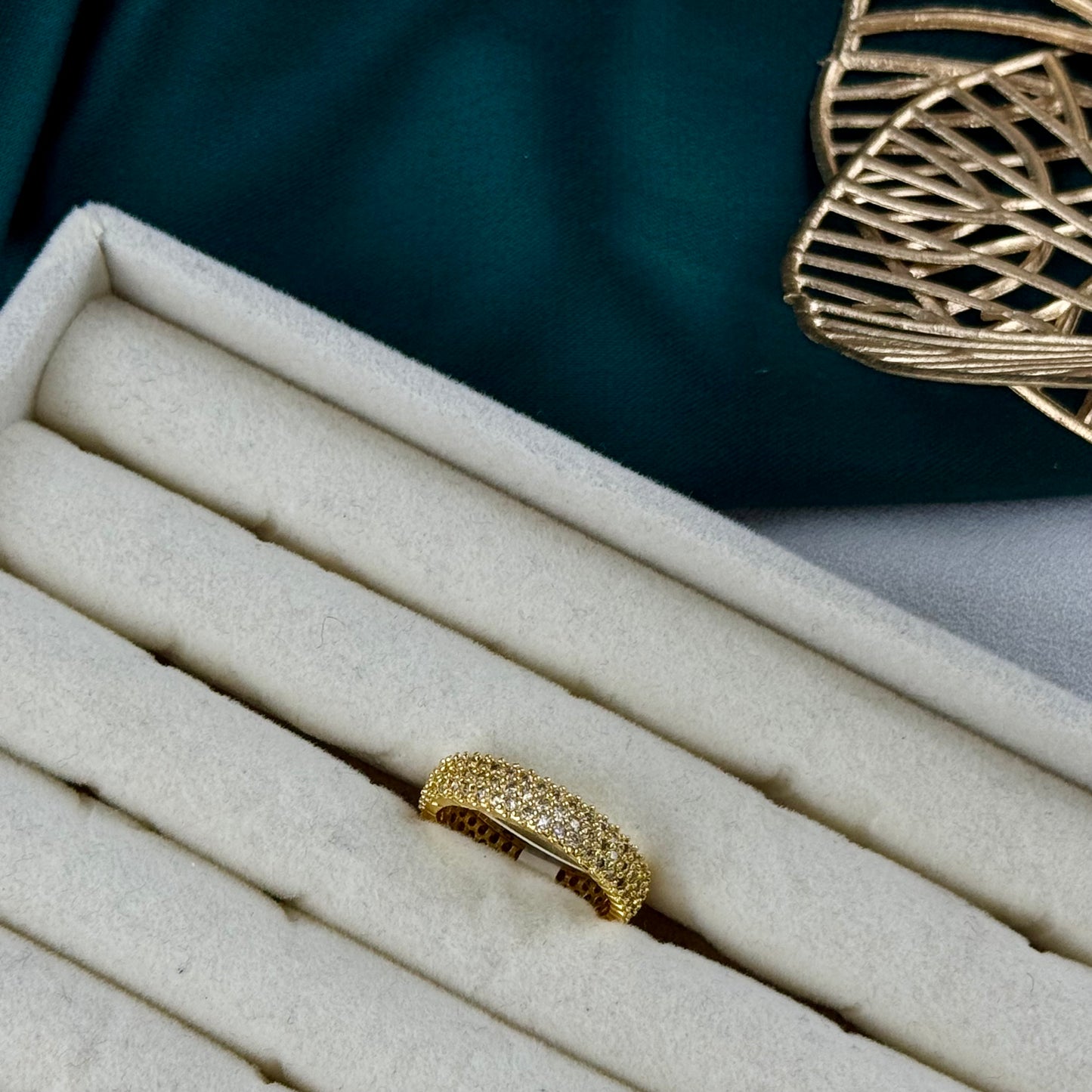 ITALIAN GOLD RING.