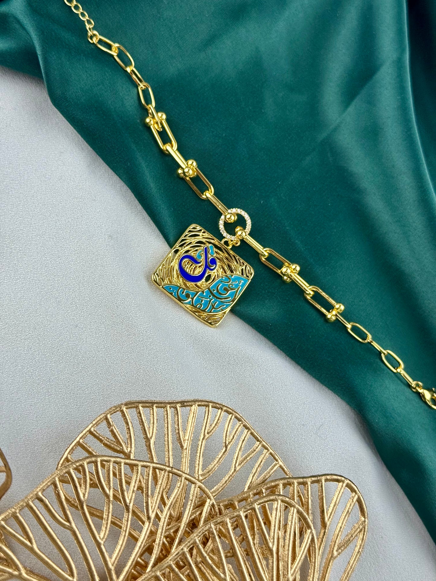 ITALIAN GOLD BRACELET.