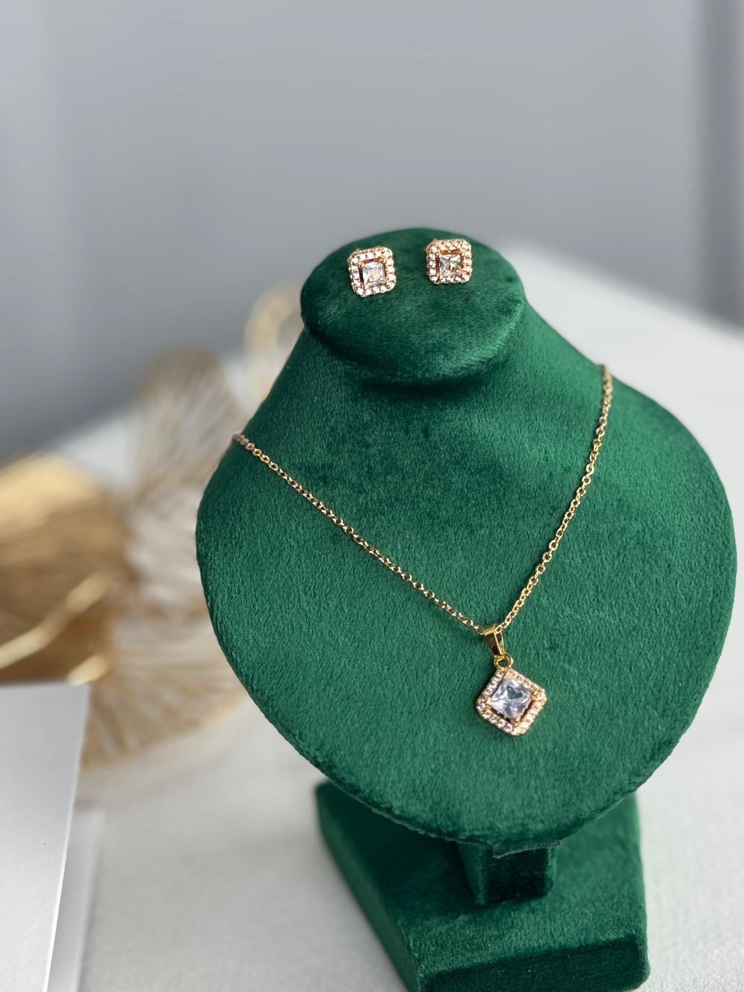 ITALIAN GOLD FULL SET.