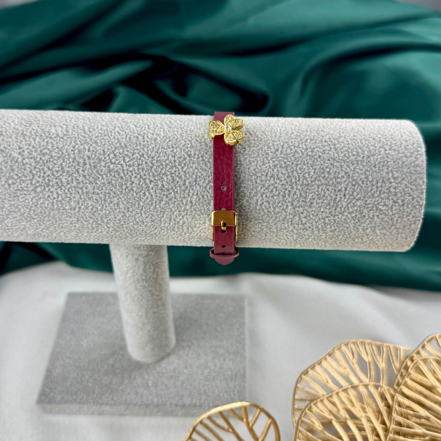 ITALIAN GOLD BRACELET.