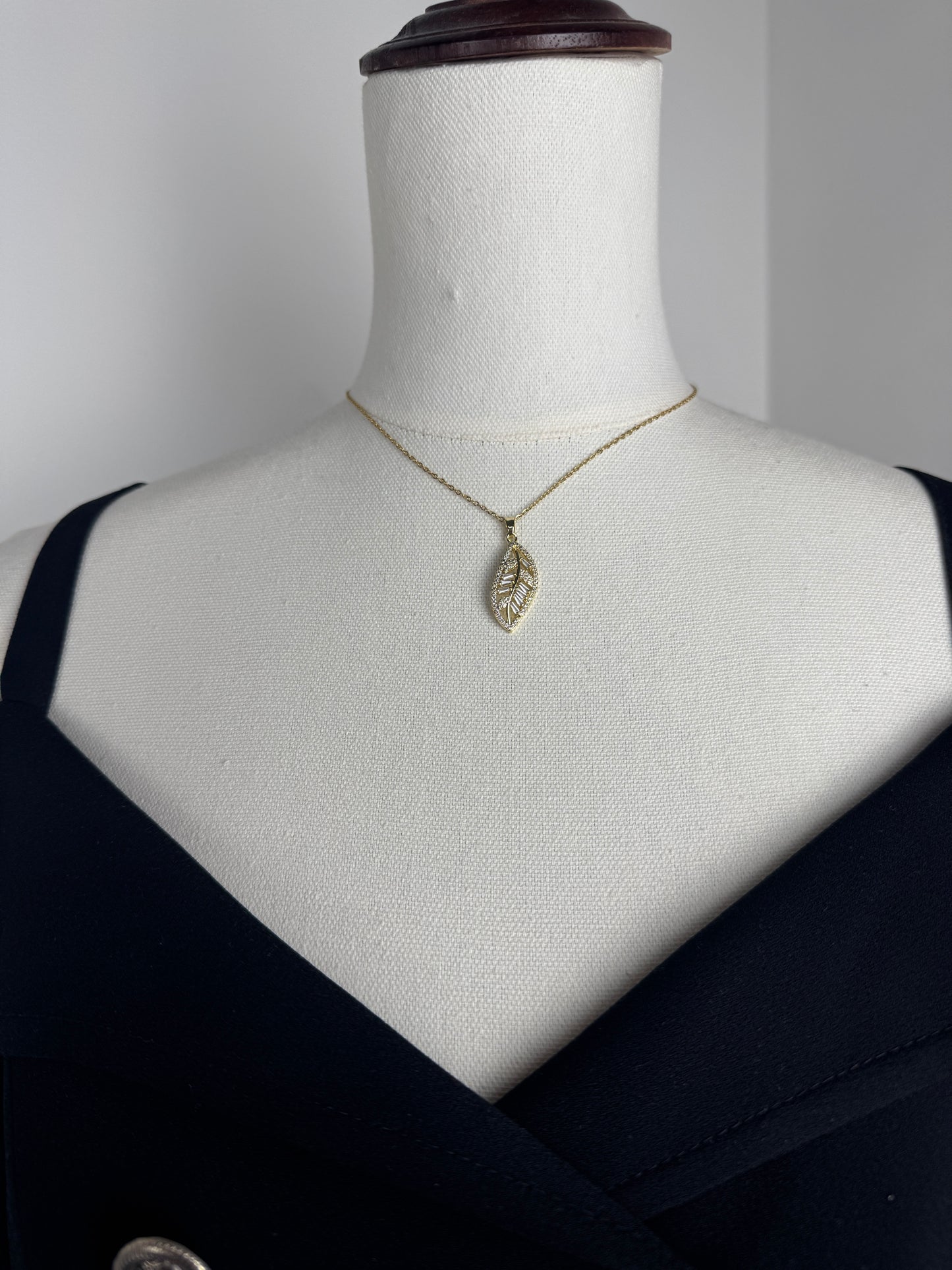 ITALIAN GOLD NECKLACE.