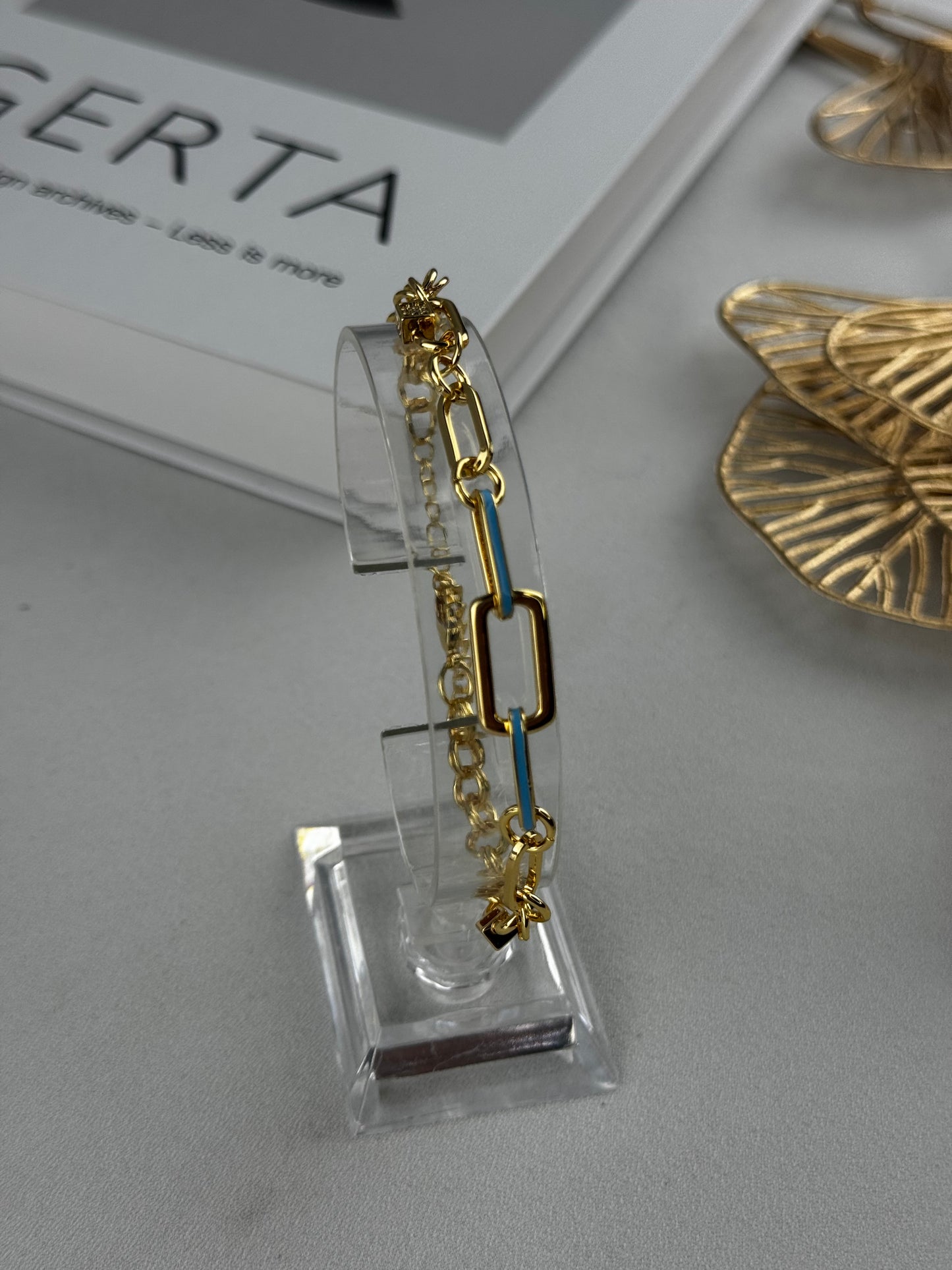 ITALIAN GOLD BRACELET.