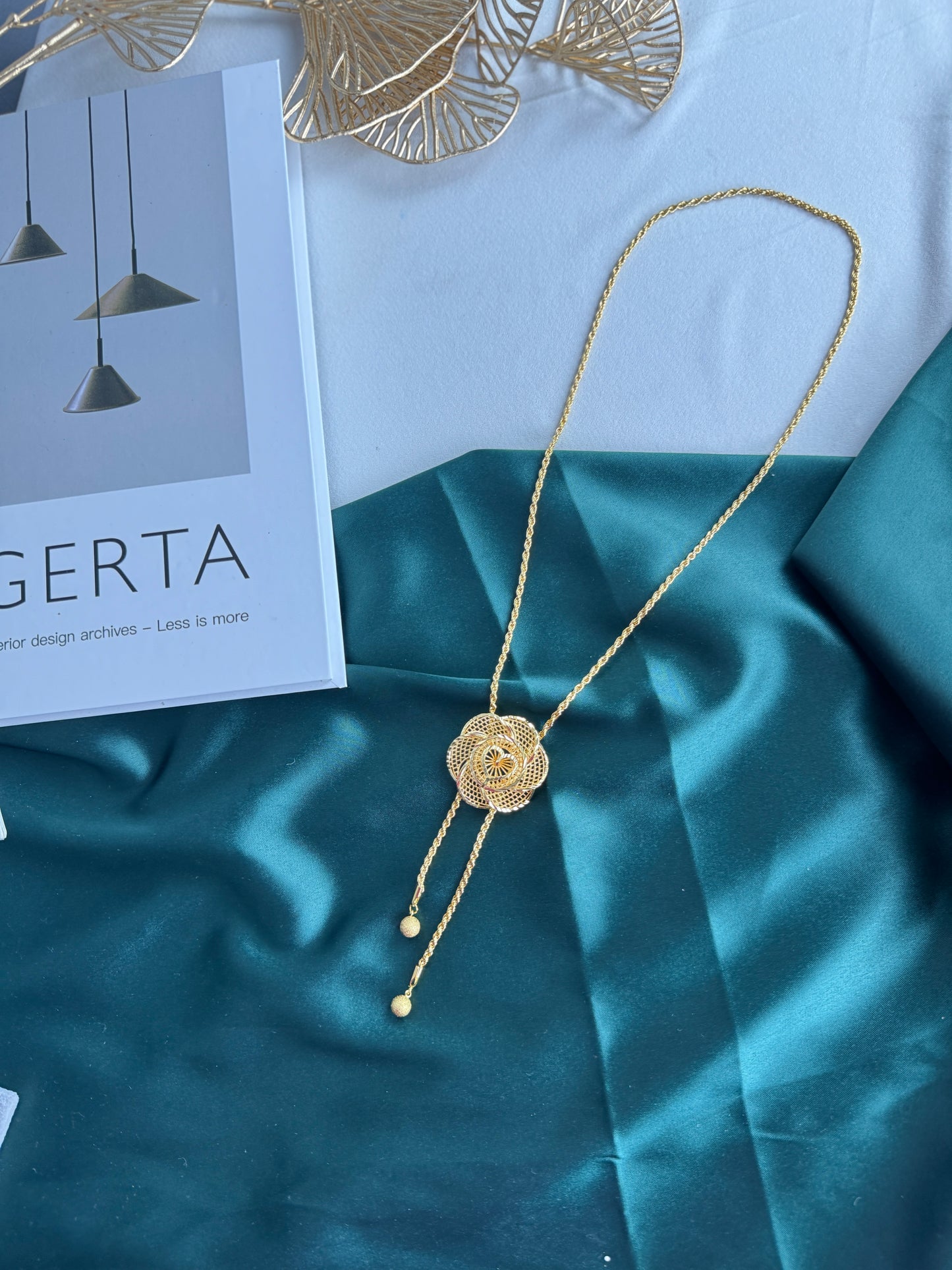 ITALIAN GOLD NECKLACE