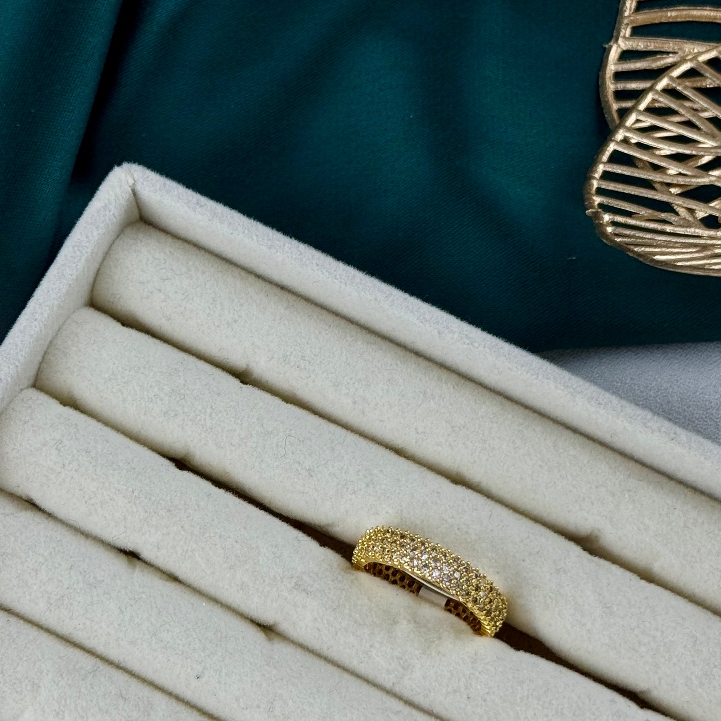 ITALIAN GOLD RING.