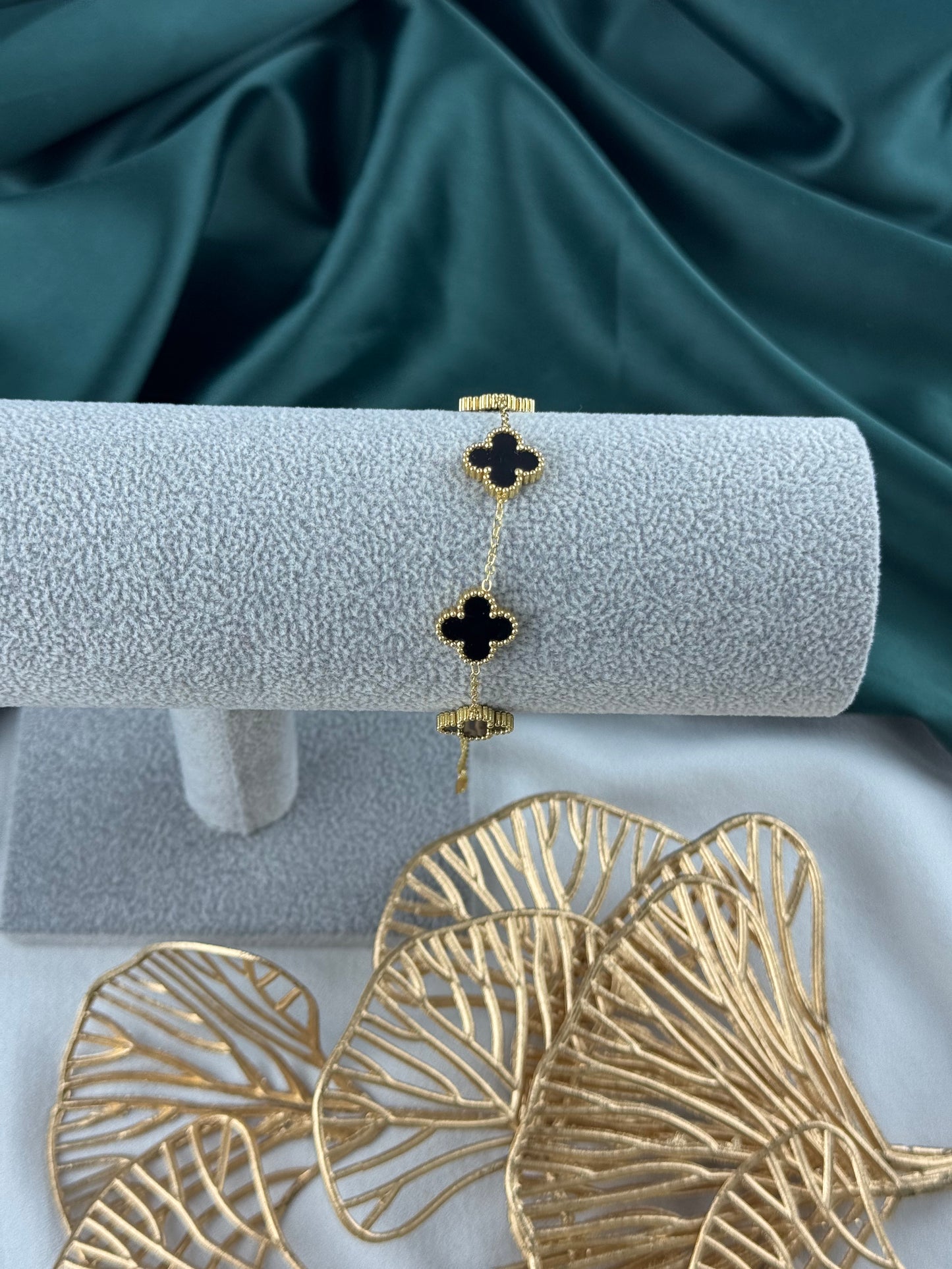 ITALIAN GOLD BRACELET.