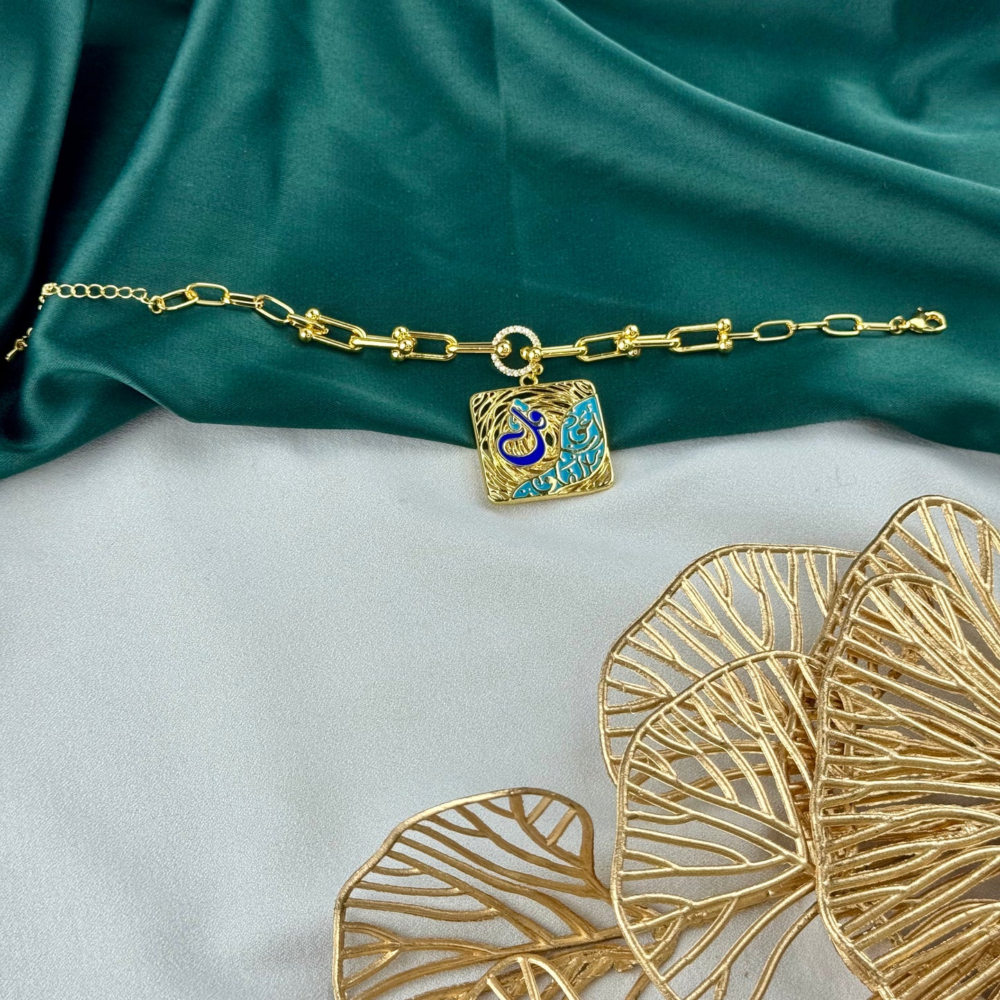 ITALIAN GOLD BRACELET.